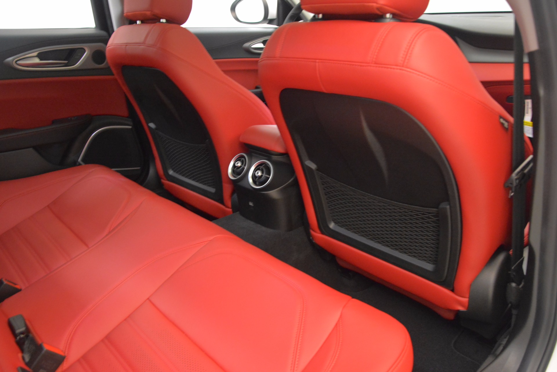 New-2017-Alfa-Romeo-Giulia-Ti-Q4