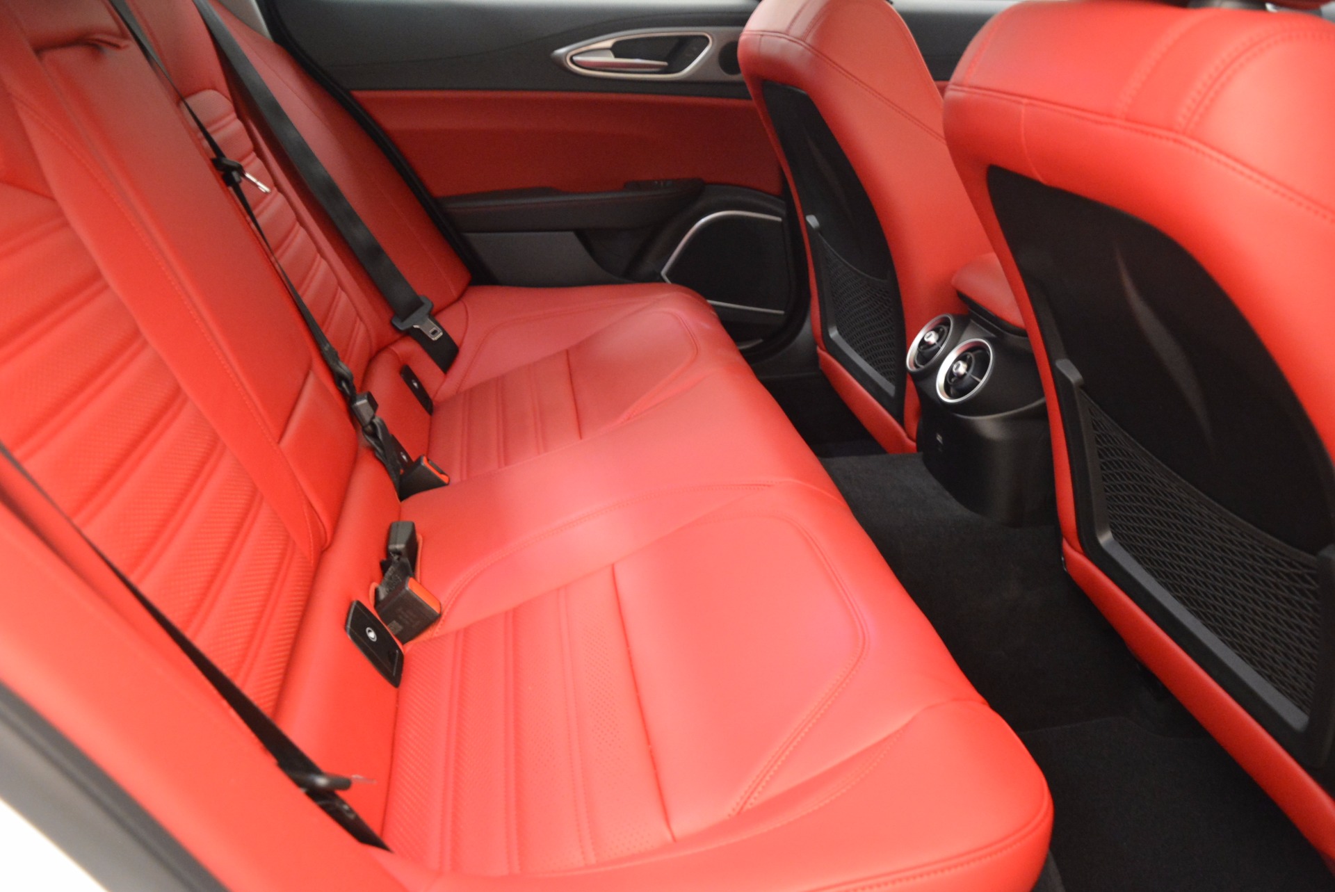 New-2017-Alfa-Romeo-Giulia-Ti-Q4