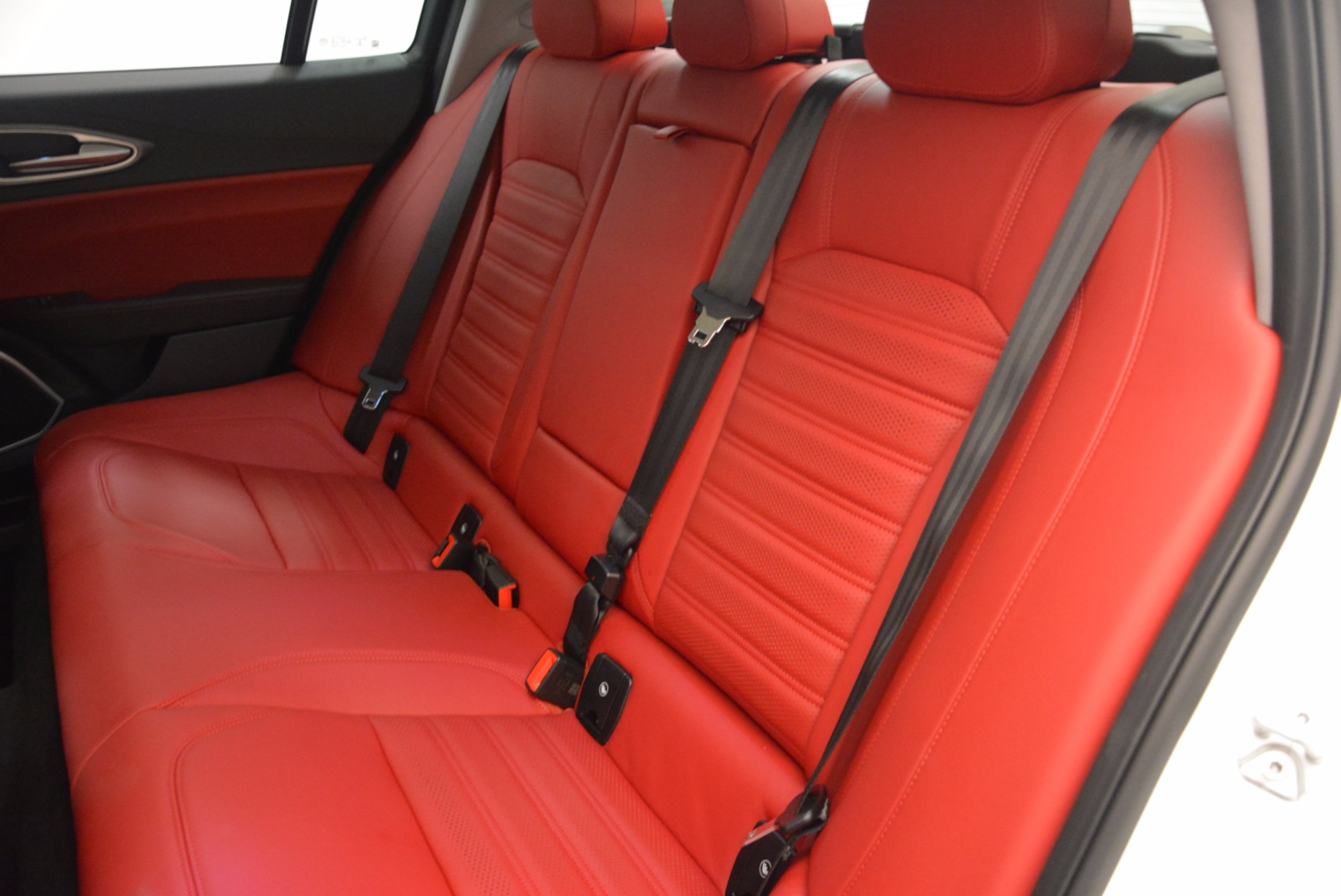 New-2017-Alfa-Romeo-Giulia-Ti-Q4