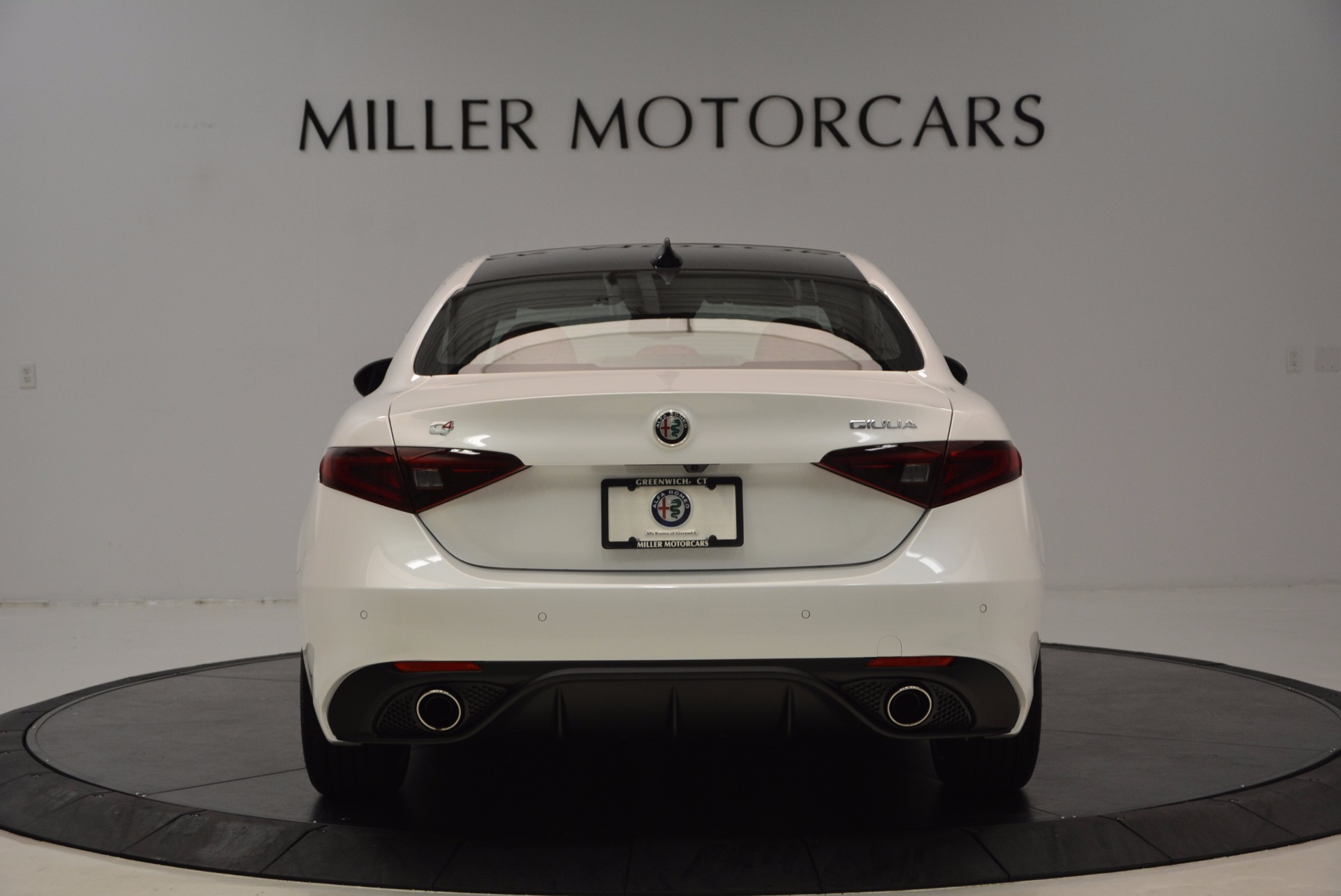 New-2017-Alfa-Romeo-Giulia-Ti-Q4