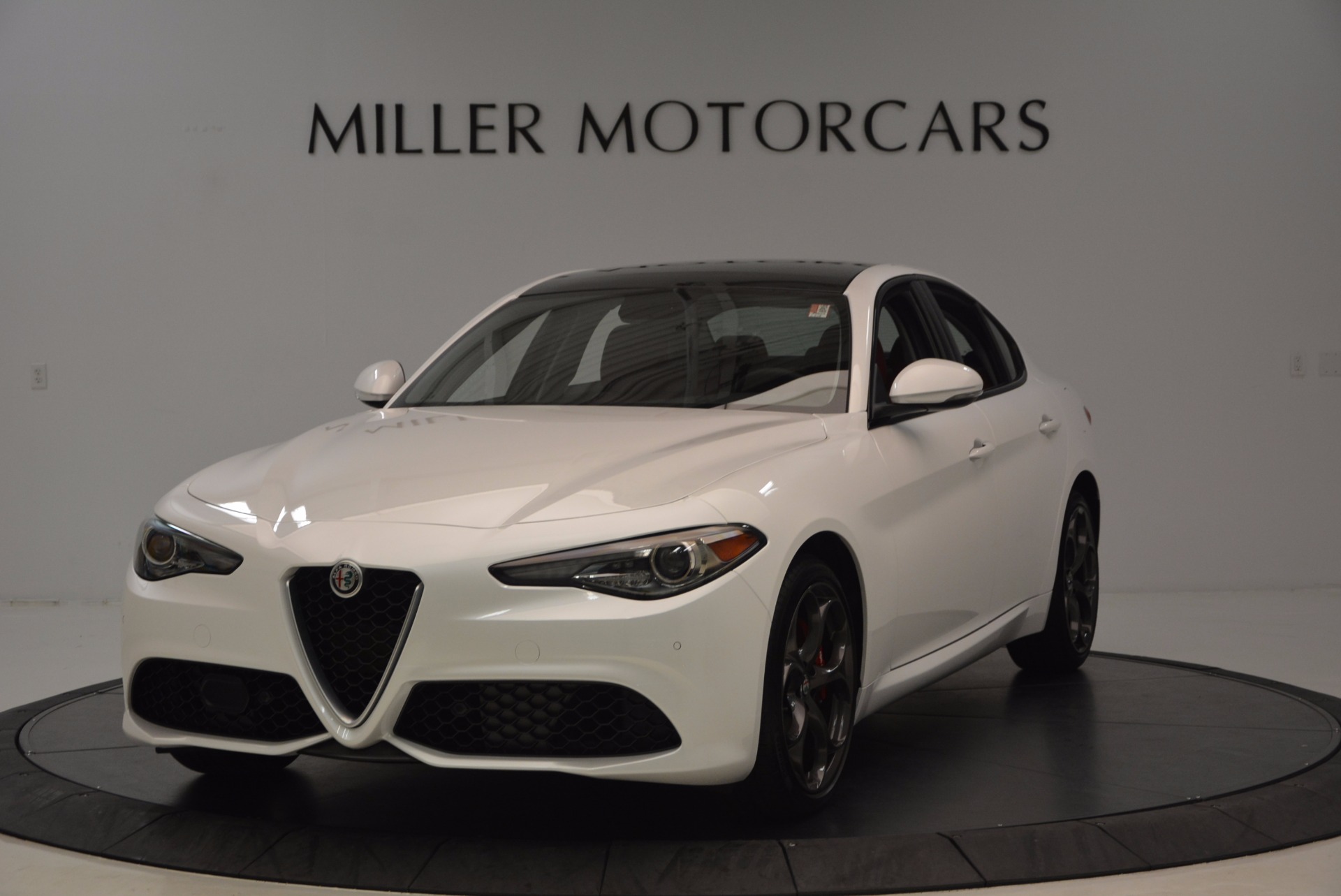 New-2017-Alfa-Romeo-Giulia-Ti-Q4