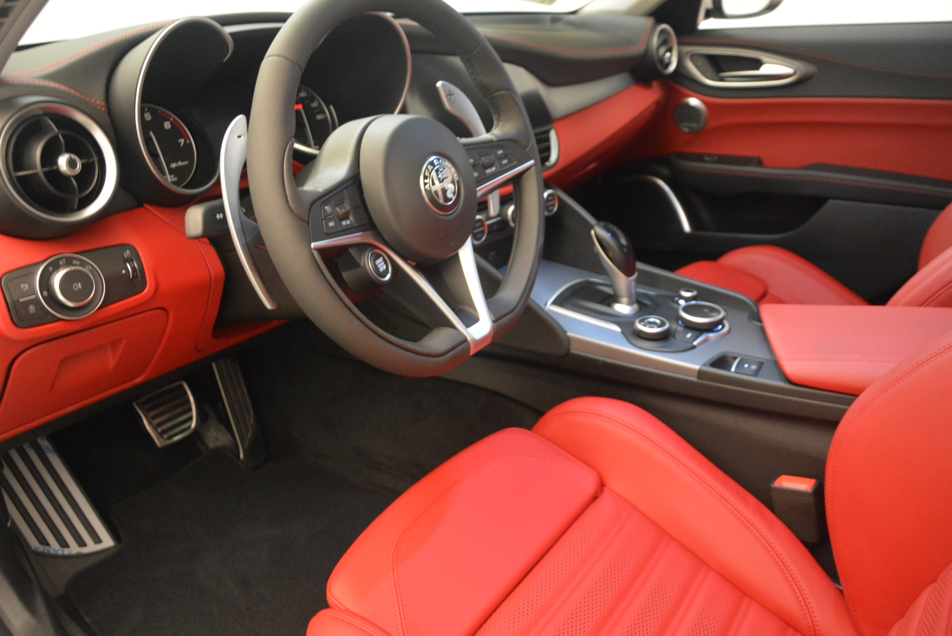 New-2017-Alfa-Romeo-Giulia-Ti-Sport-Q4