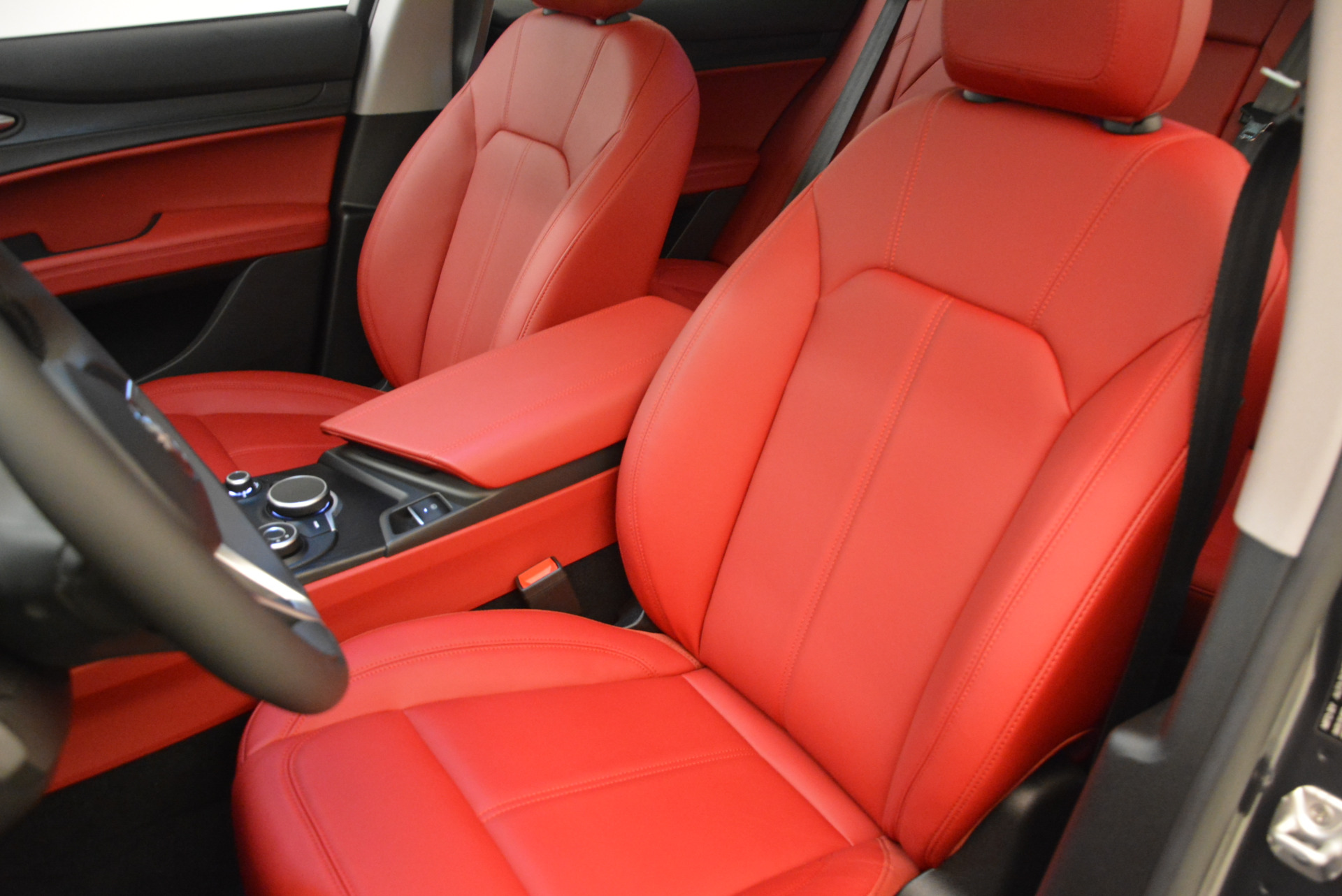 New-2018-Alfa-Romeo-Stelvio-Q4