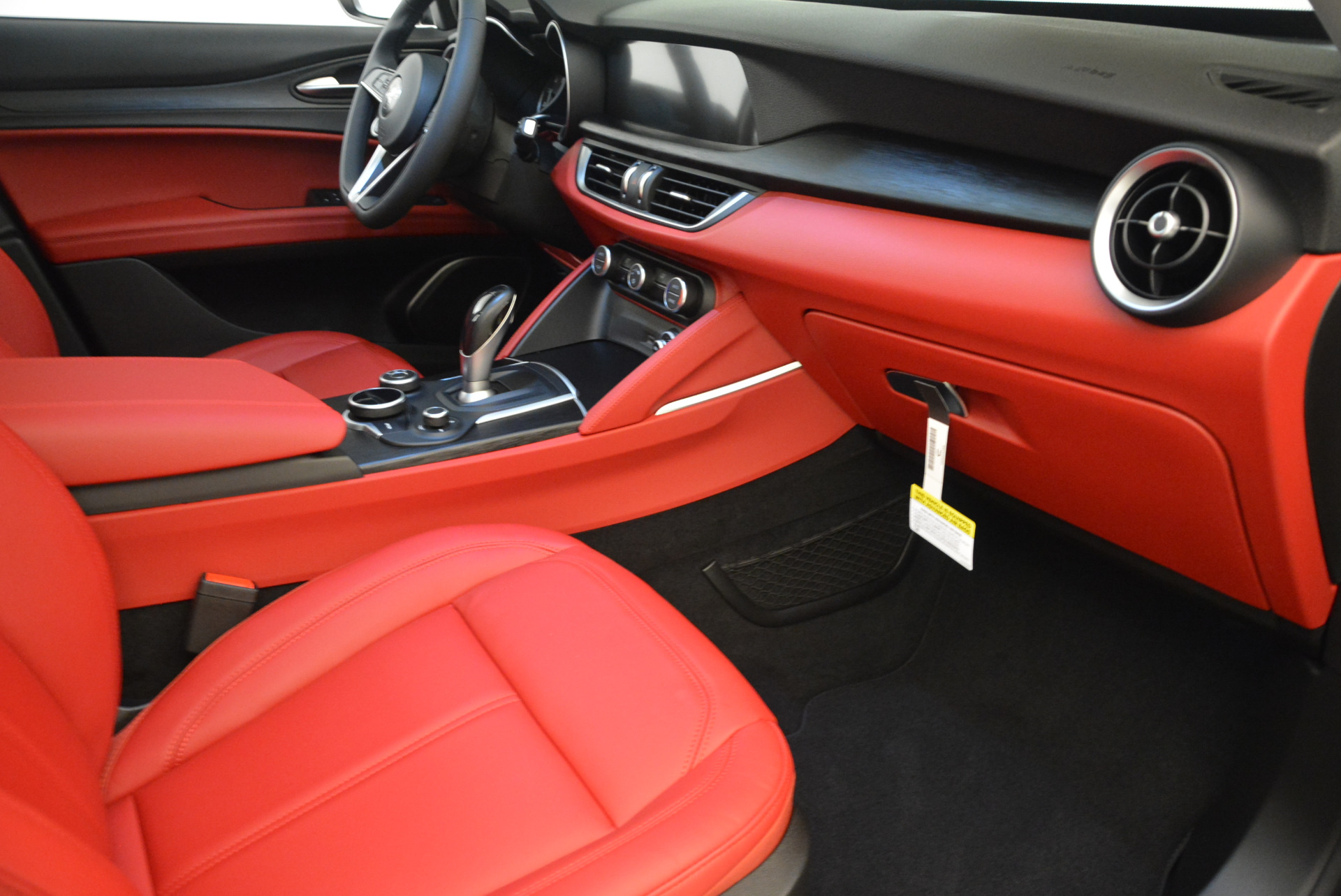 New-2018-Alfa-Romeo-Stelvio-Q4