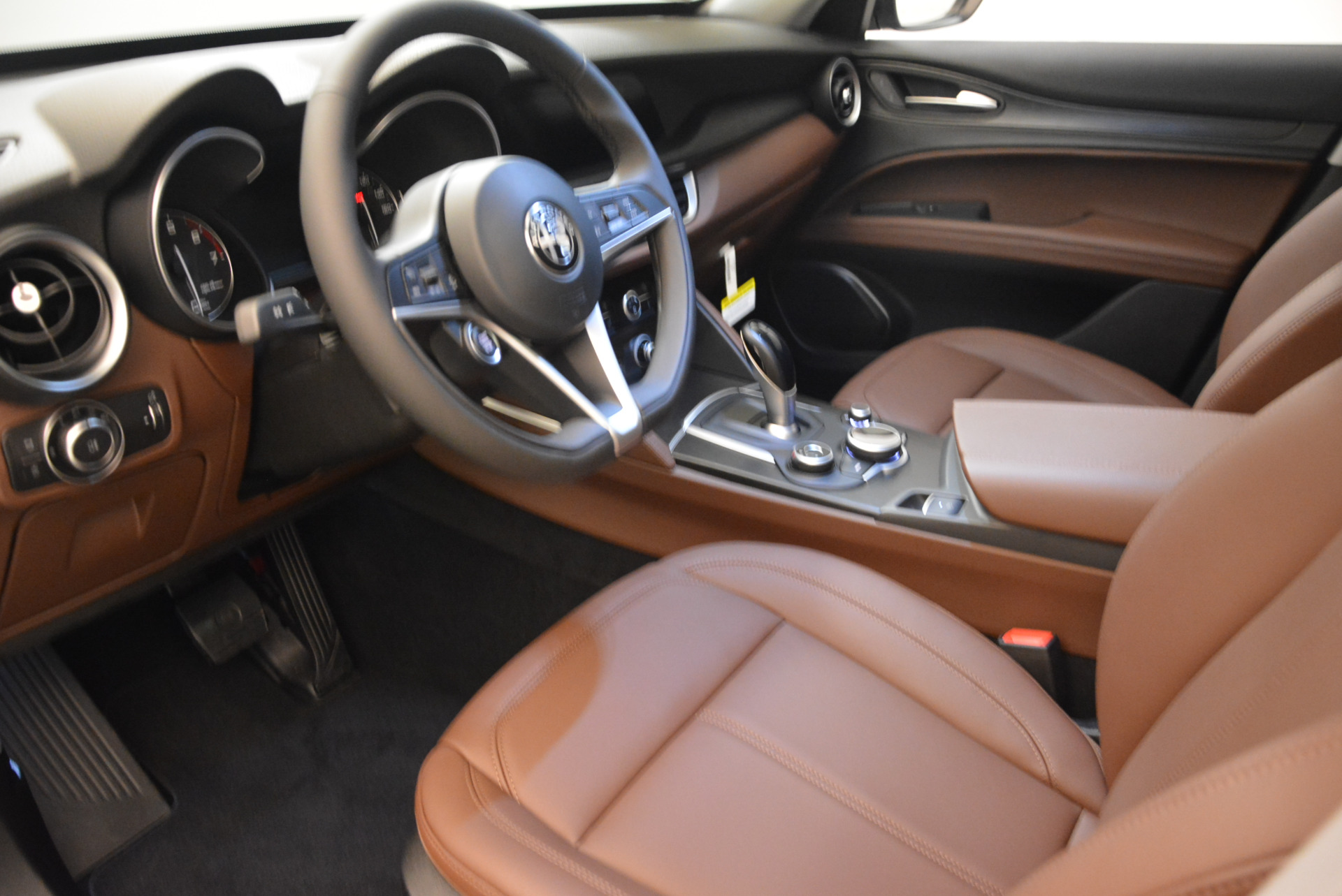 New-2018-Alfa-Romeo-Stelvio-Q4