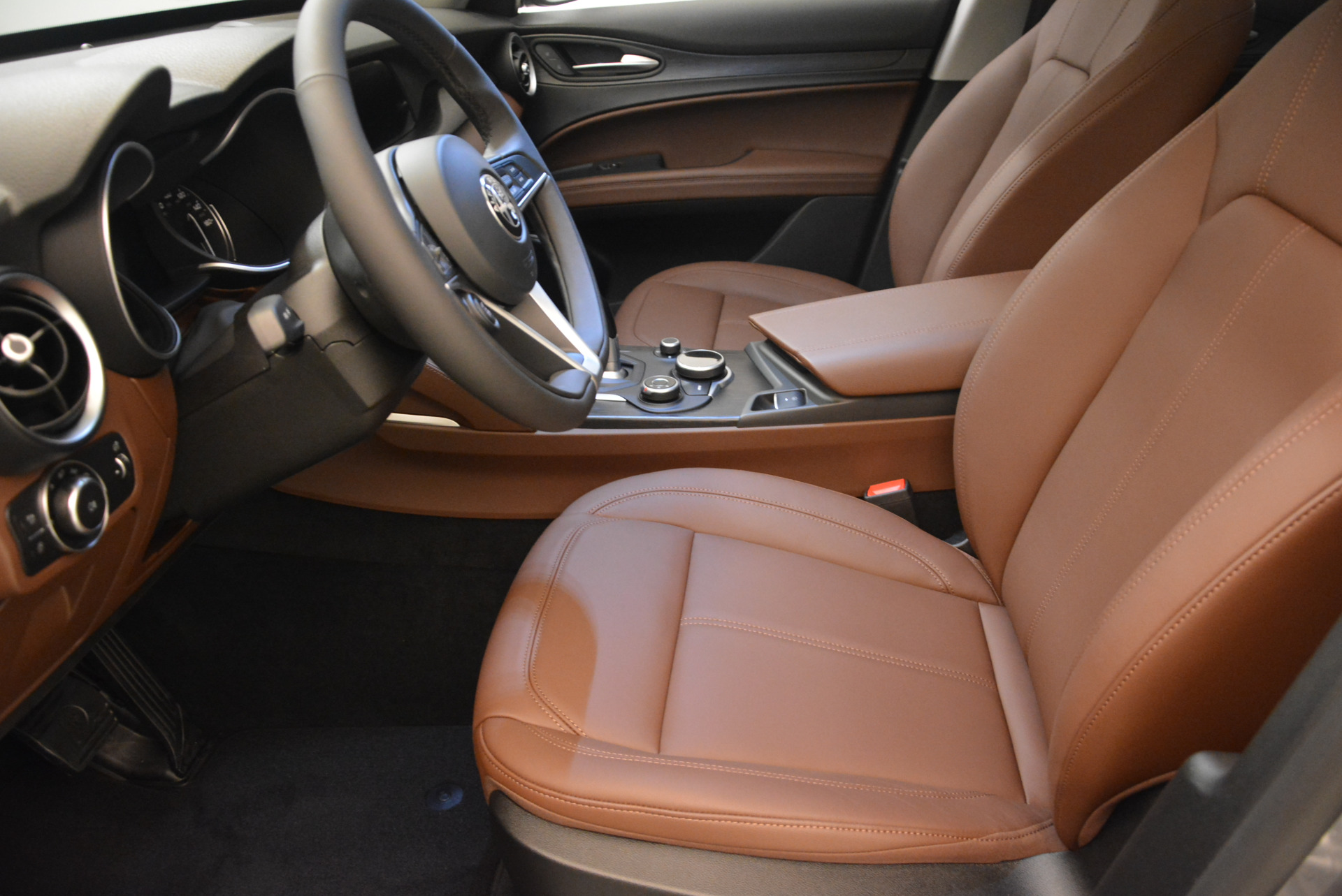 New-2018-Alfa-Romeo-Stelvio-Q4