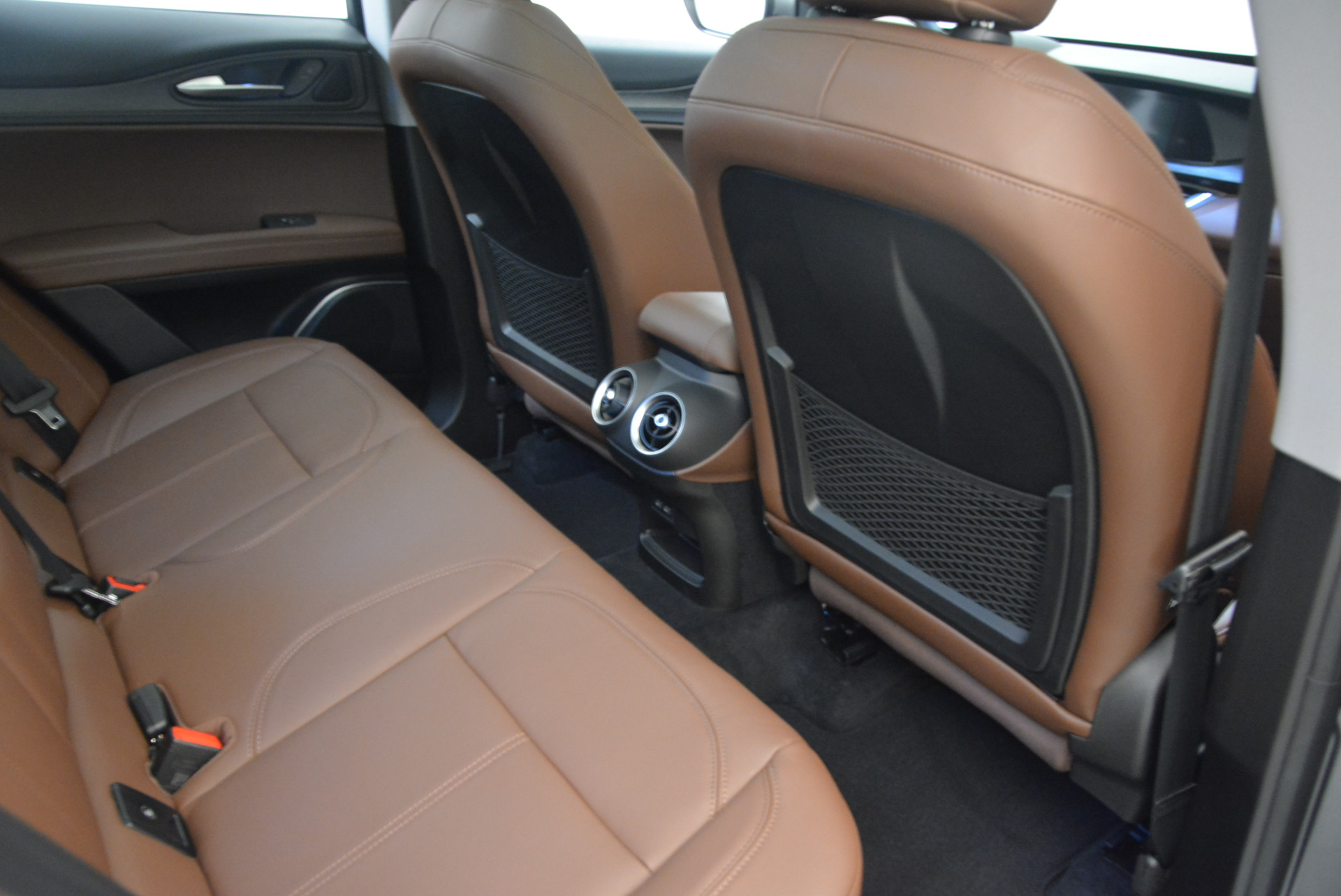 New-2018-Alfa-Romeo-Stelvio-Q4