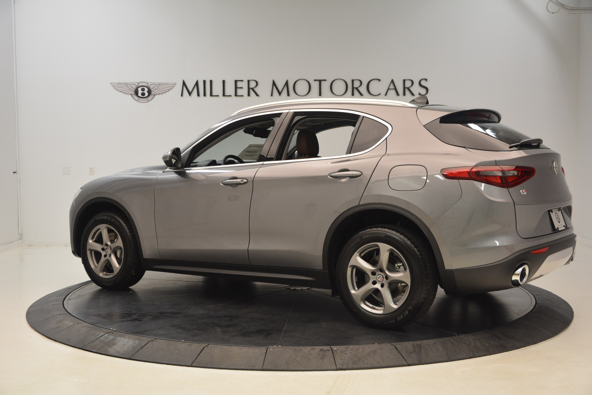 New-2018-Alfa-Romeo-Stelvio-Q4