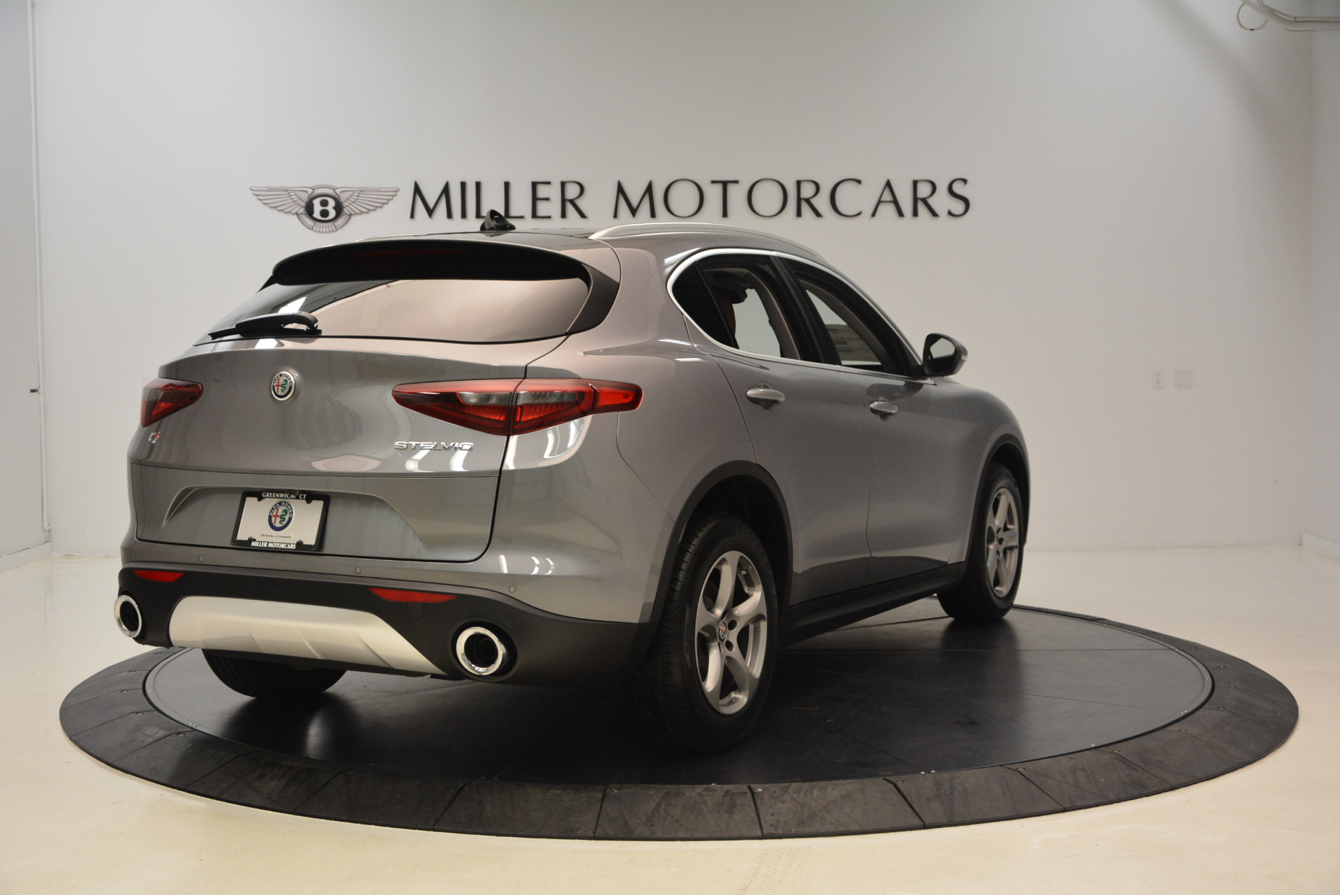 New-2018-Alfa-Romeo-Stelvio-Q4