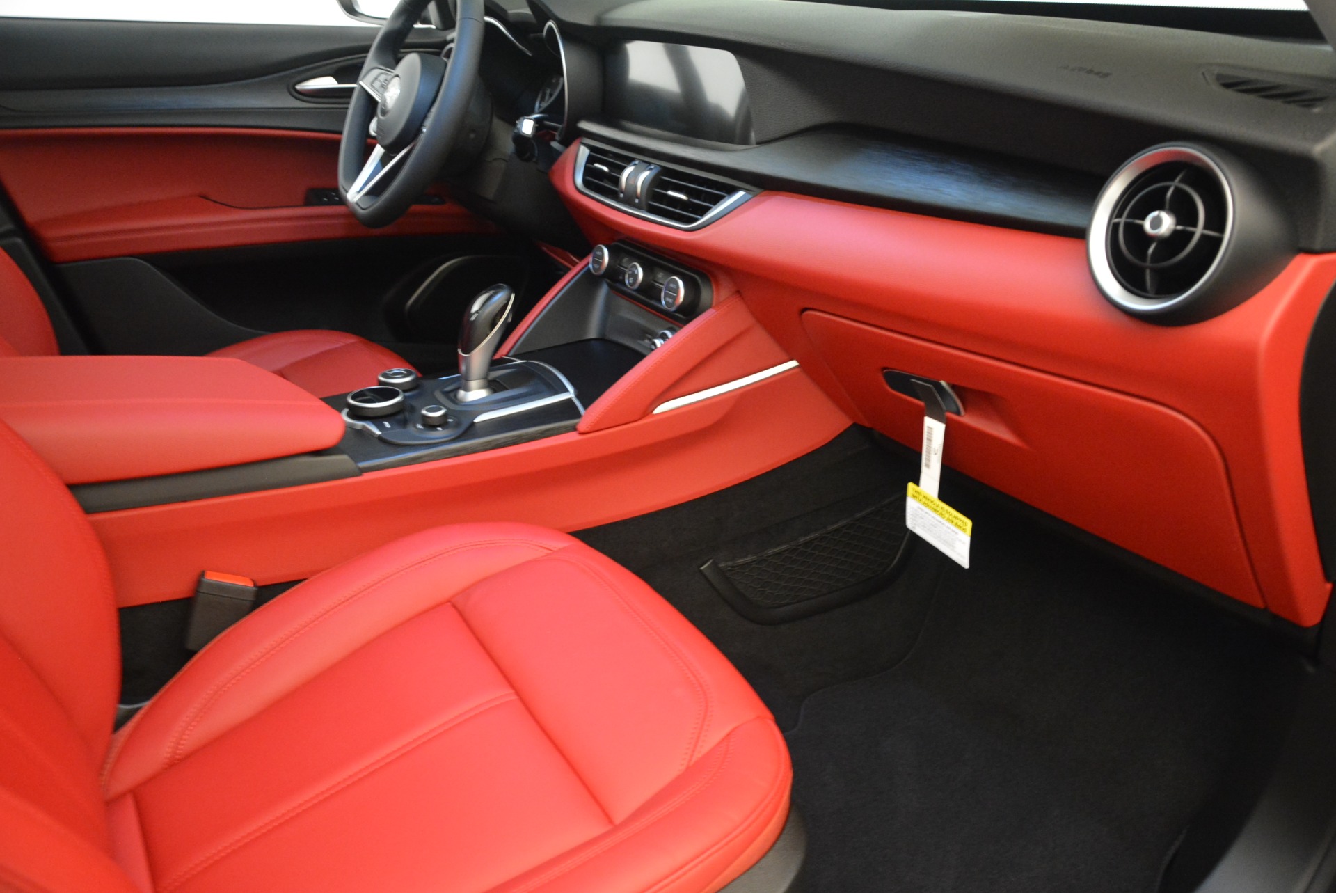 New-2018-Alfa-Romeo-Stelvio-Q4