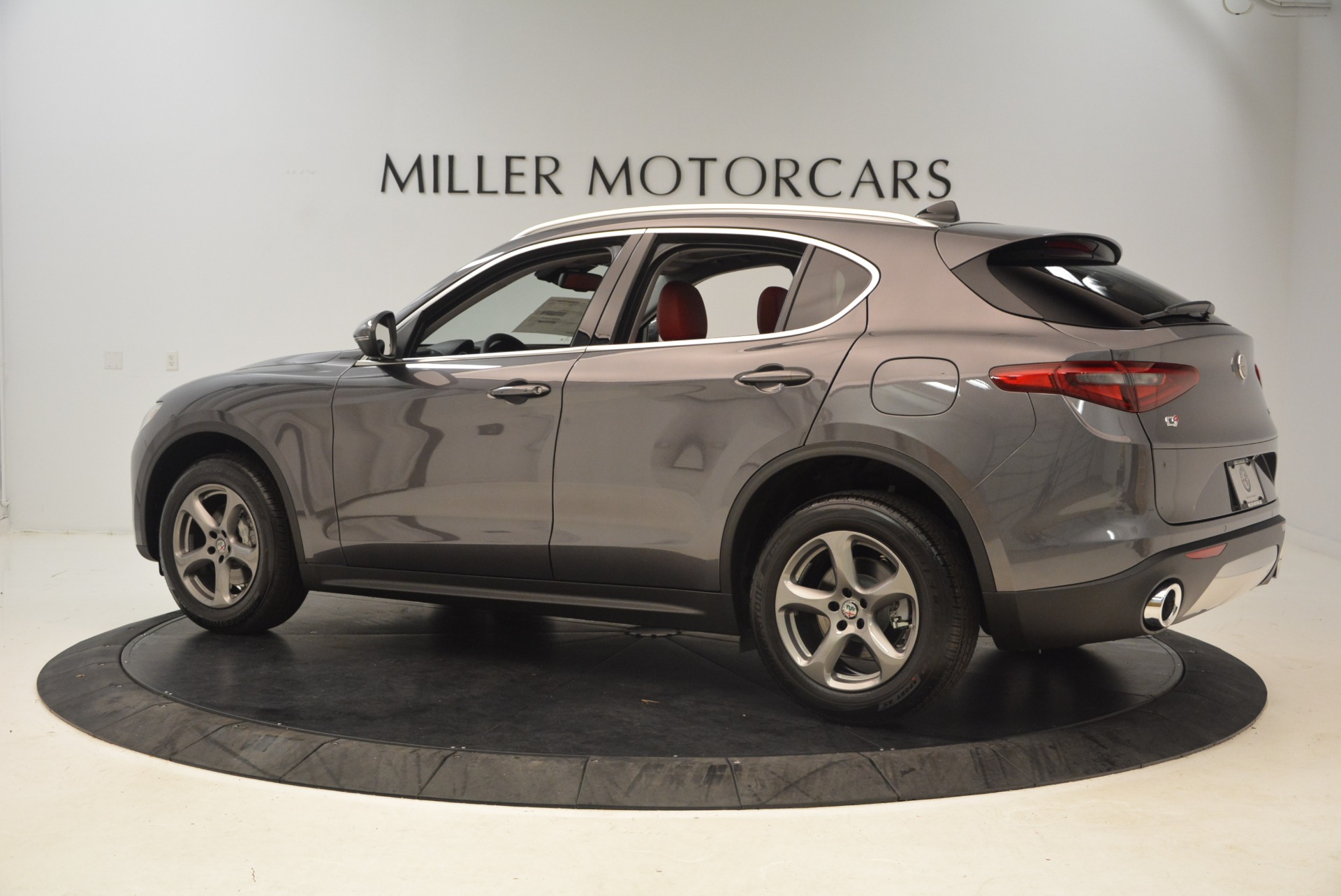 New-2018-Alfa-Romeo-Stelvio-Q4