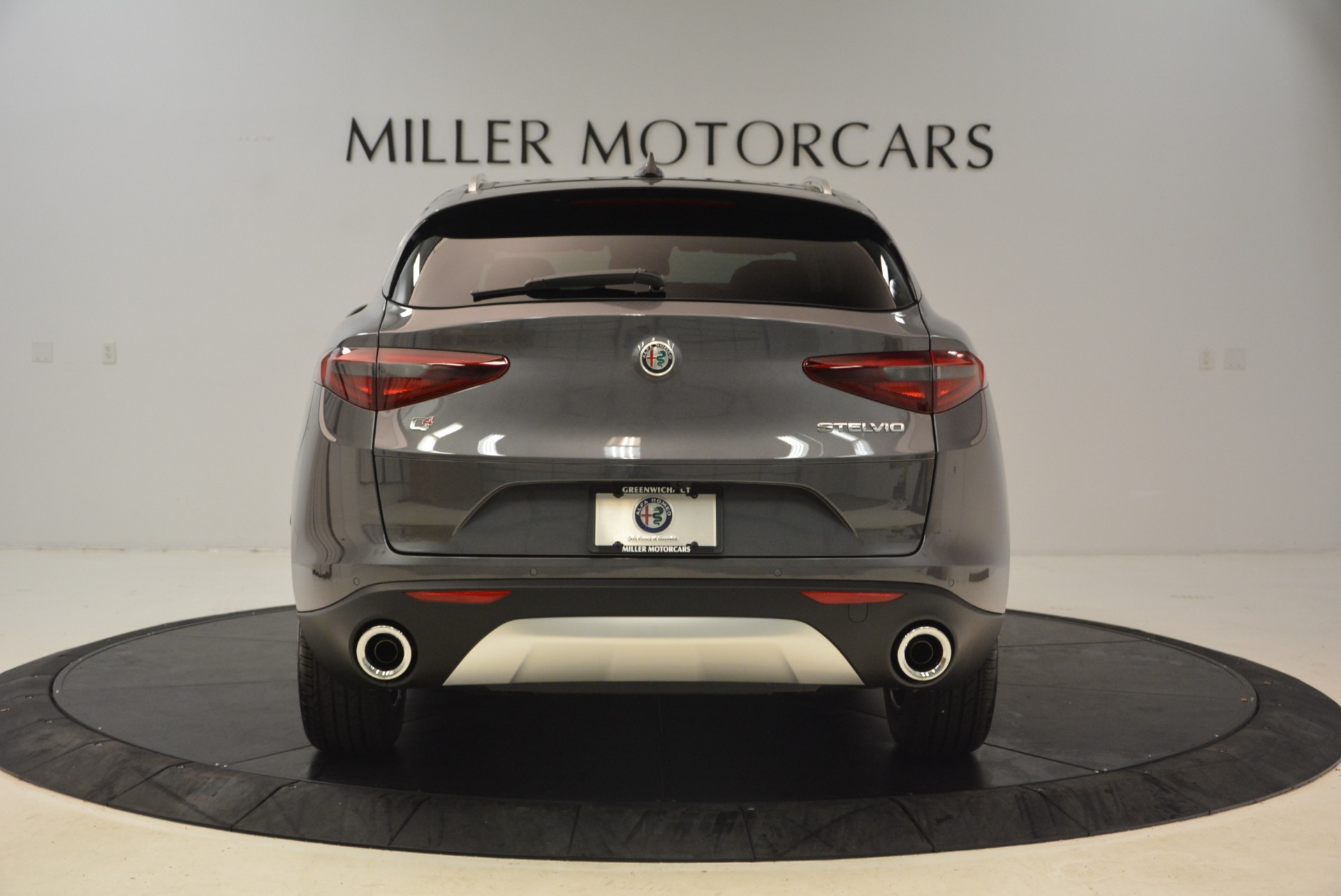 New-2018-Alfa-Romeo-Stelvio-Q4