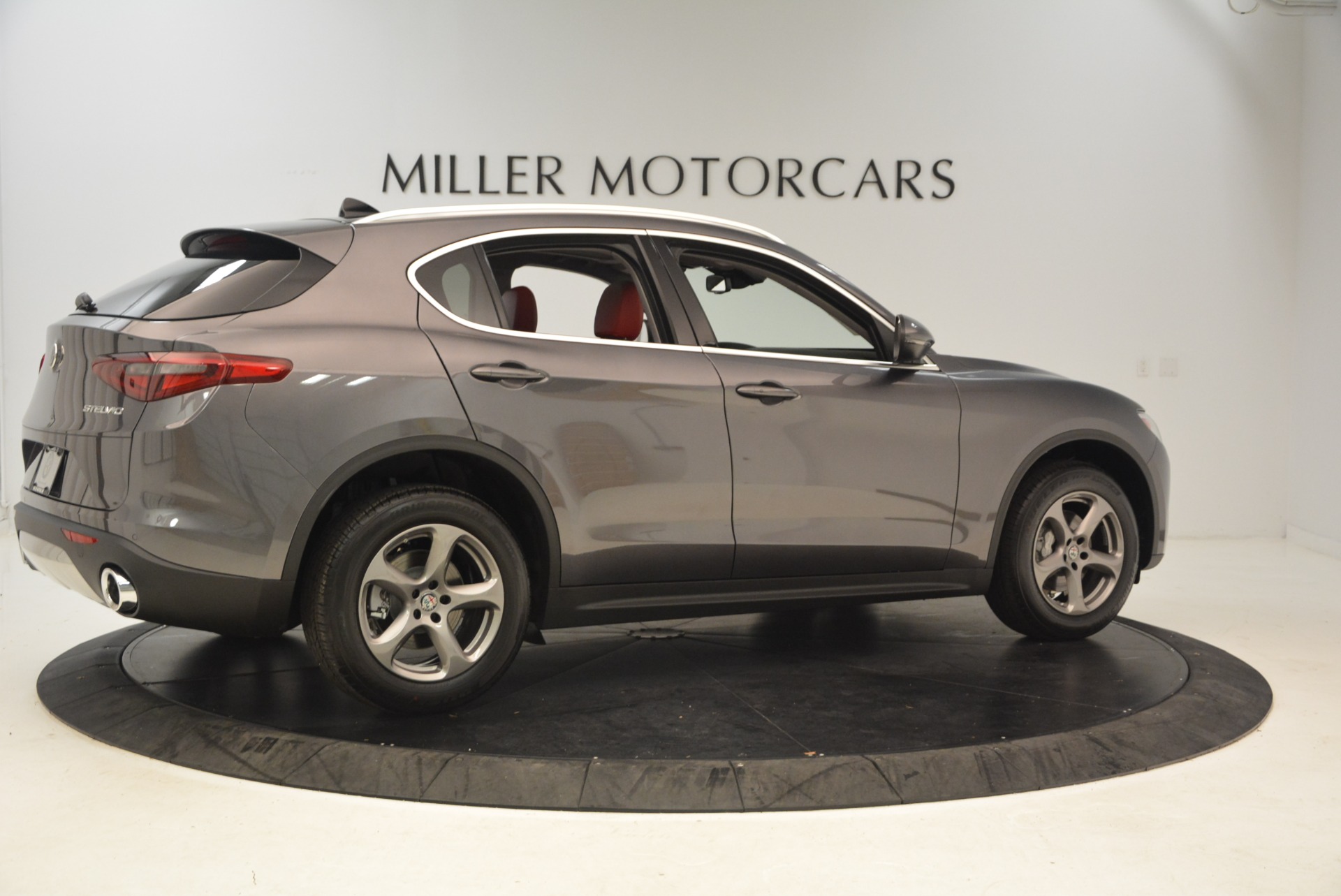 New-2018-Alfa-Romeo-Stelvio-Q4