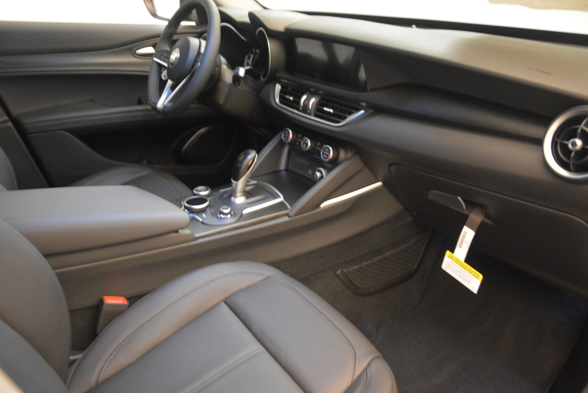 New-2018-Alfa-Romeo-Stelvio-Q4