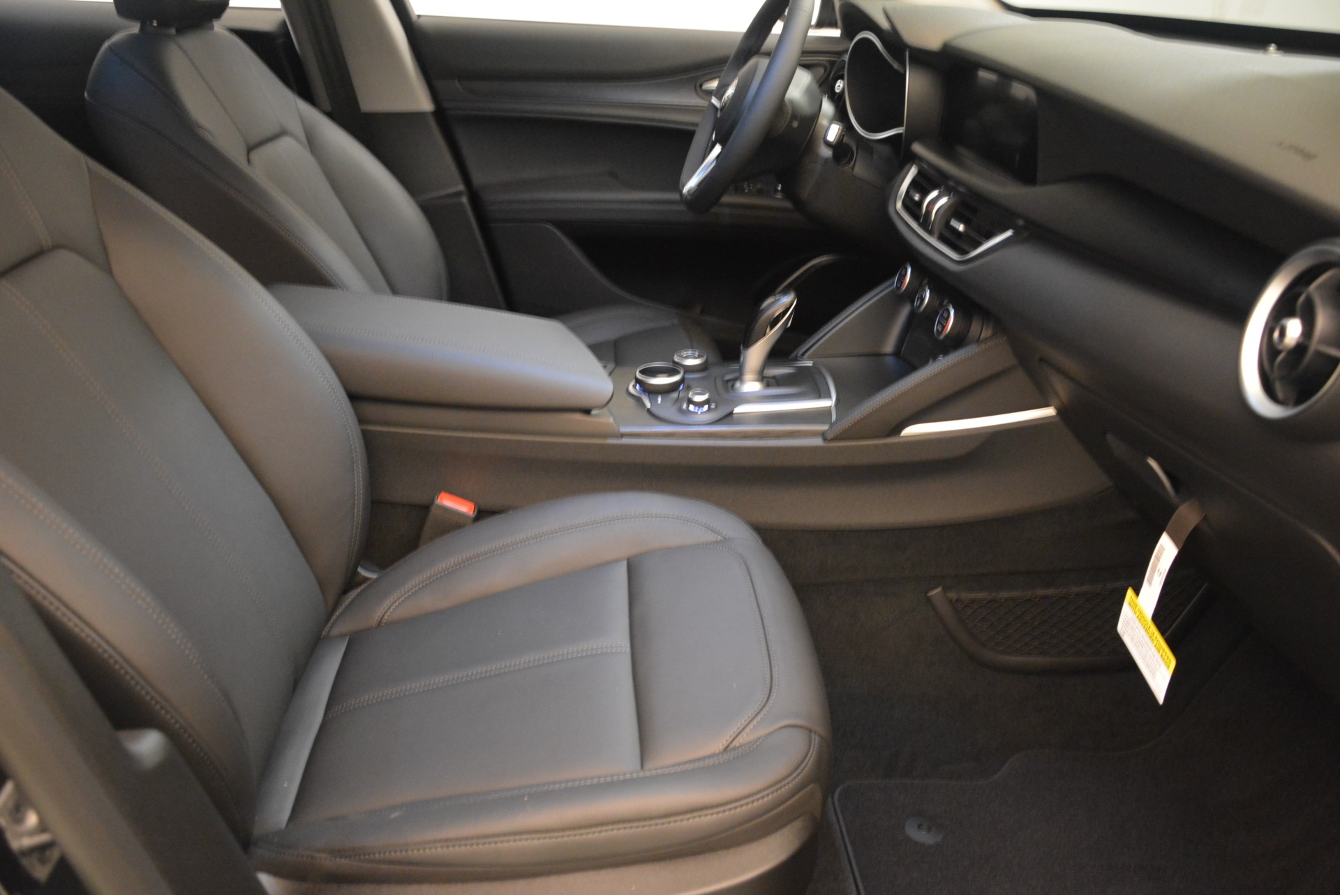 New-2018-Alfa-Romeo-Stelvio-Q4