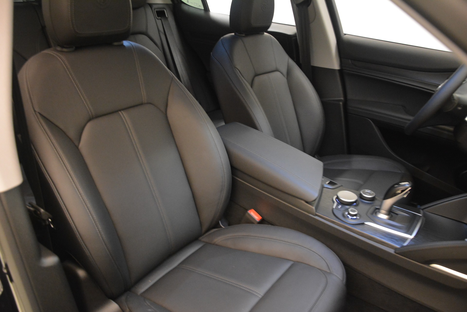 New-2018-Alfa-Romeo-Stelvio-Q4