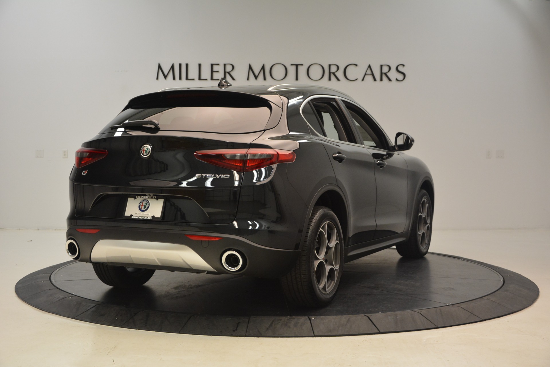New-2018-Alfa-Romeo-Stelvio-Q4