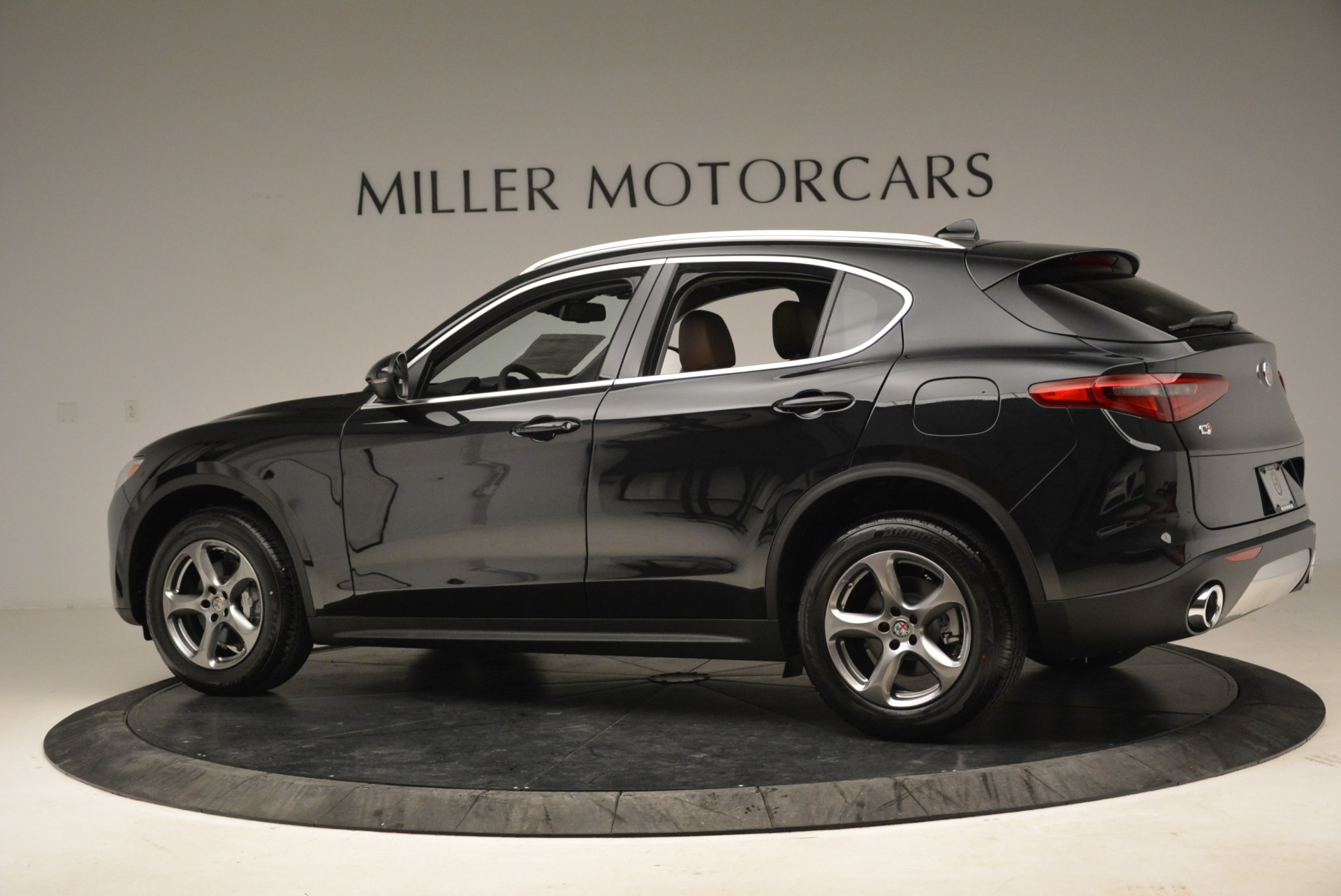 New-2018-Alfa-Romeo-Stelvio-Q4