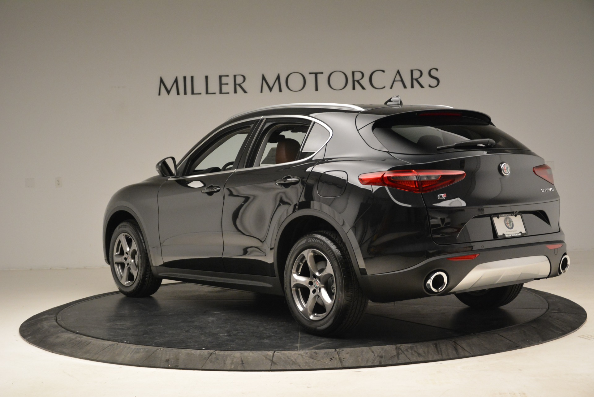 New-2018-Alfa-Romeo-Stelvio-Q4