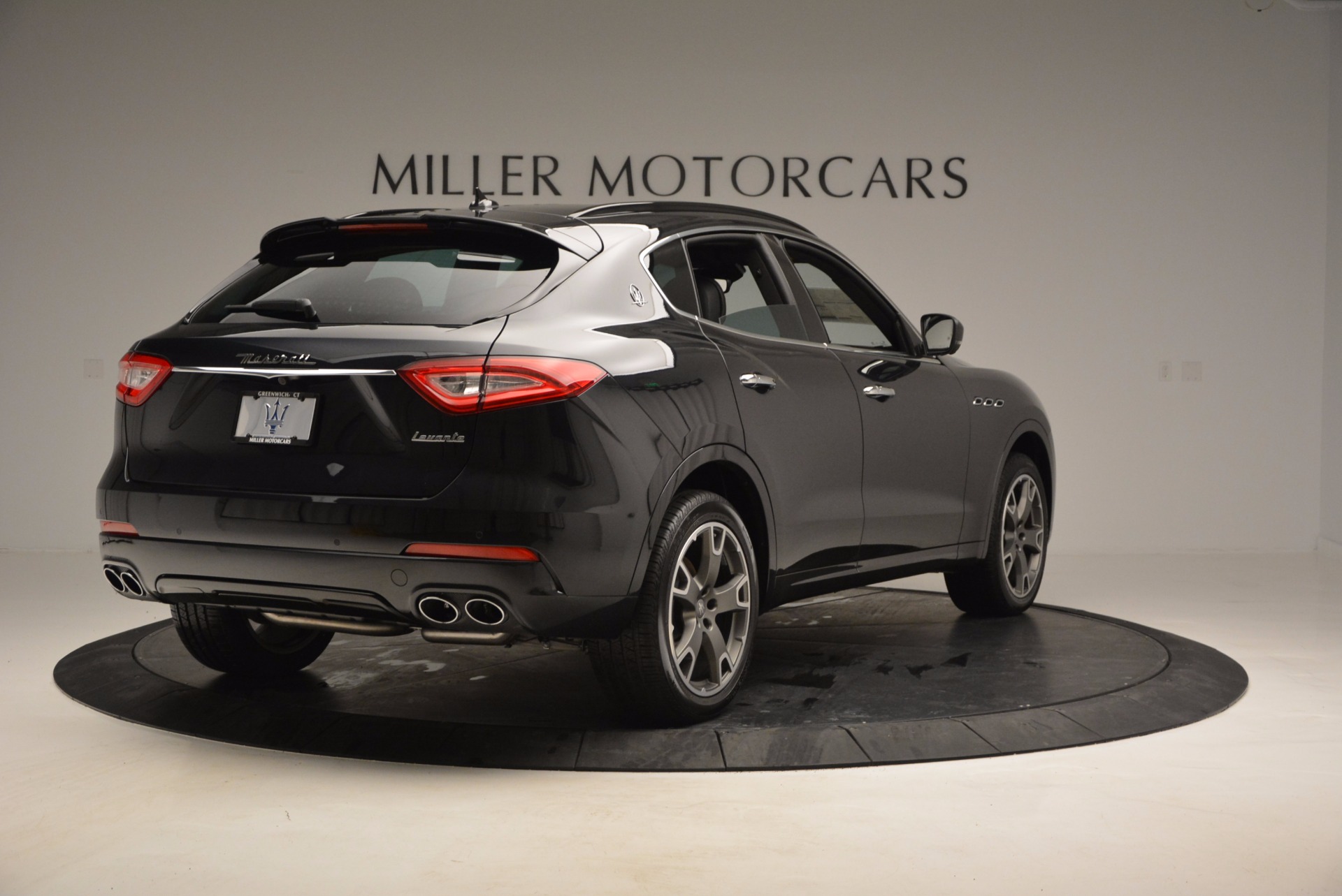 New-2017-Maserati-Levante-S-Q4