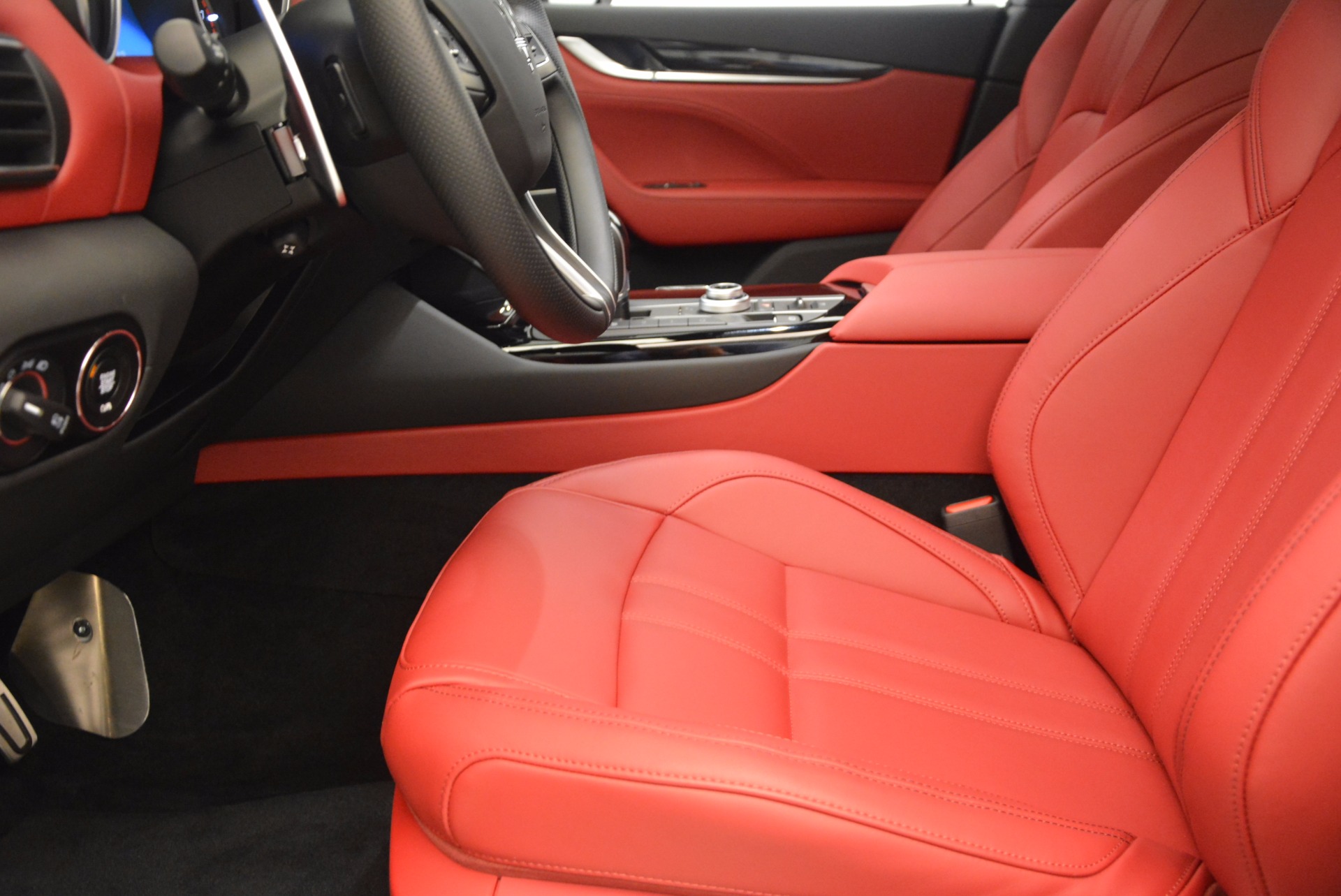 New-2018-Maserati-Levante-Q4-GranSport