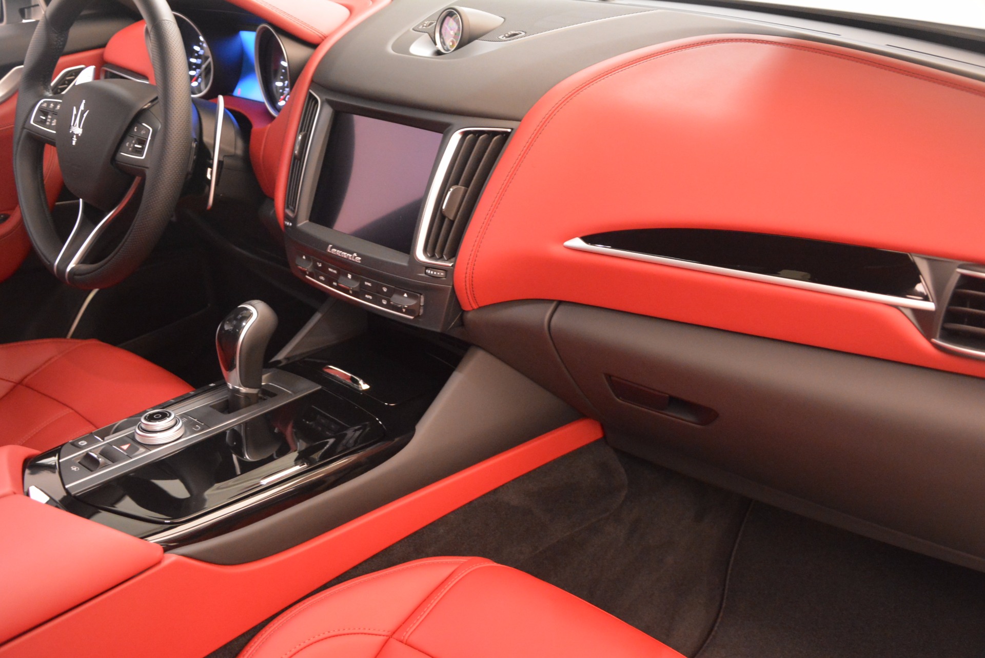 New-2018-Maserati-Levante-Q4-GranSport