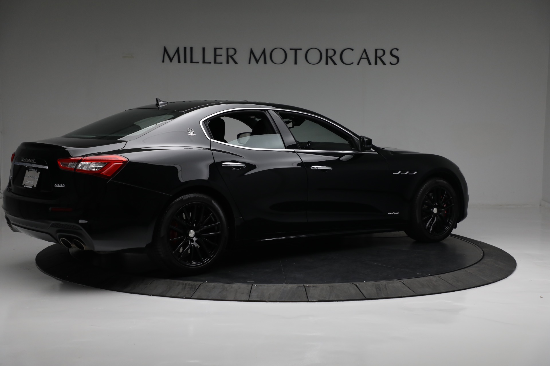 Used-2018-Maserati-Ghibli-S-Q4-Gransport