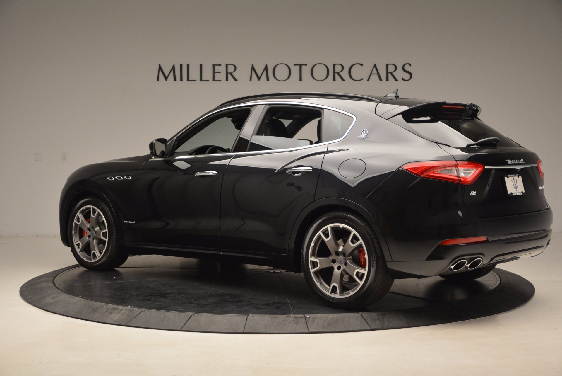 New-2018-Maserati-Levante-S-Q4-GRANSPORT