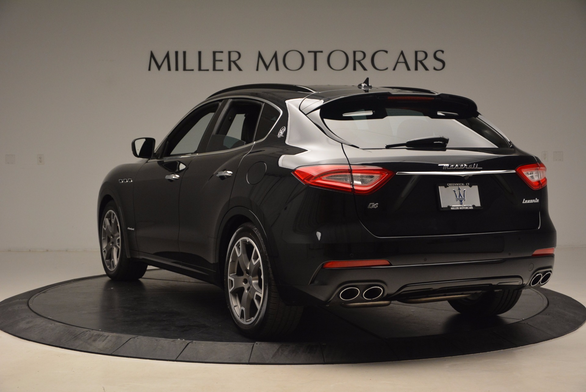 New-2018-Maserati-Levante-S-Q4-GRANSPORT