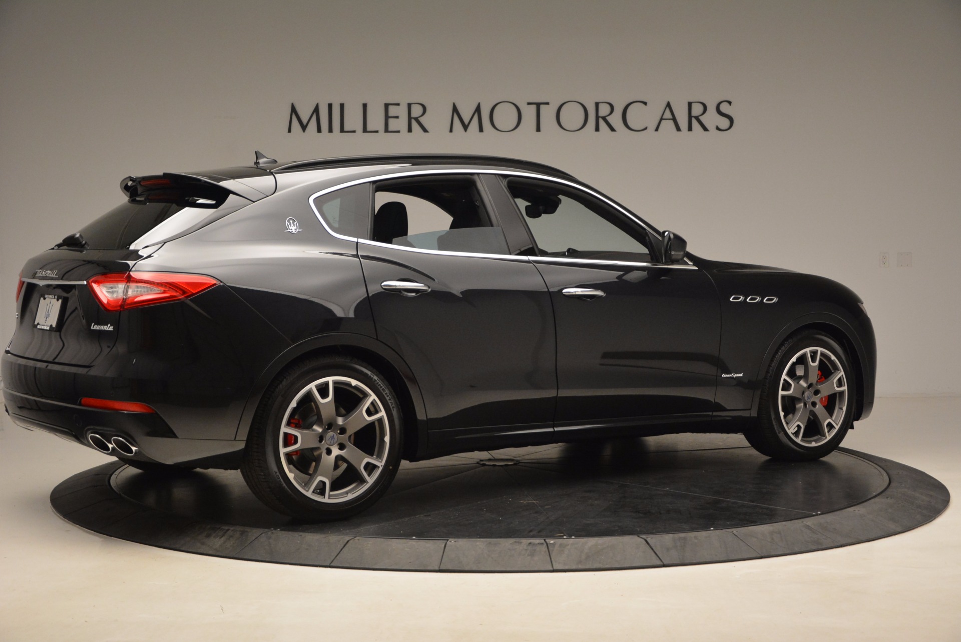 New-2018-Maserati-Levante-S-Q4-GRANSPORT