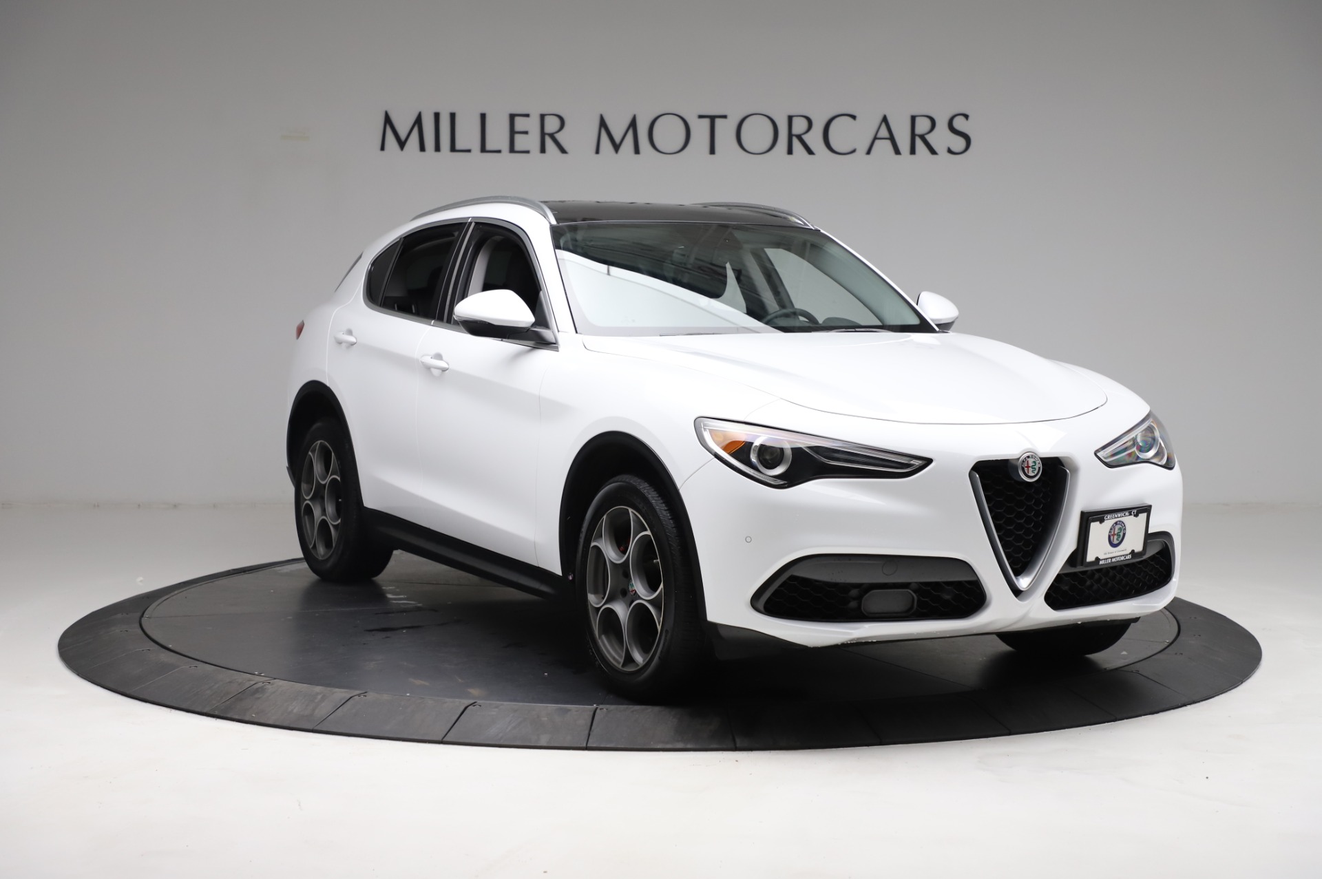Used-2018-Alfa-Romeo-Stelvio-Q4