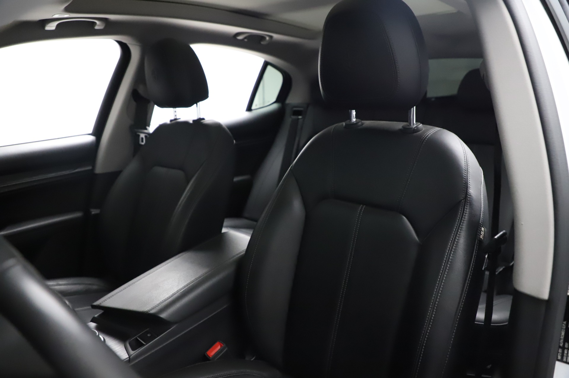 Used-2018-Alfa-Romeo-Stelvio-Q4