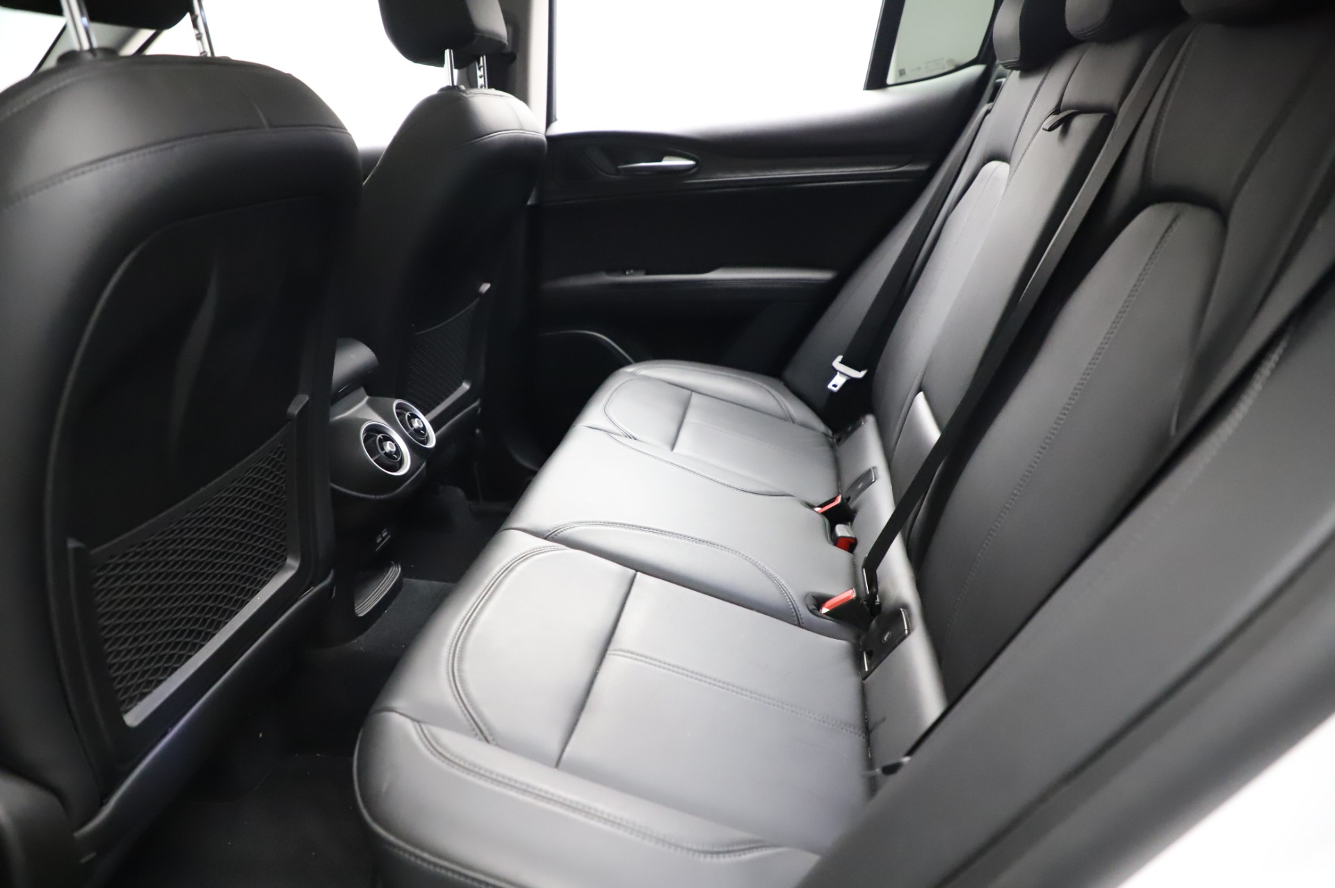 Used-2018-Alfa-Romeo-Stelvio-Q4