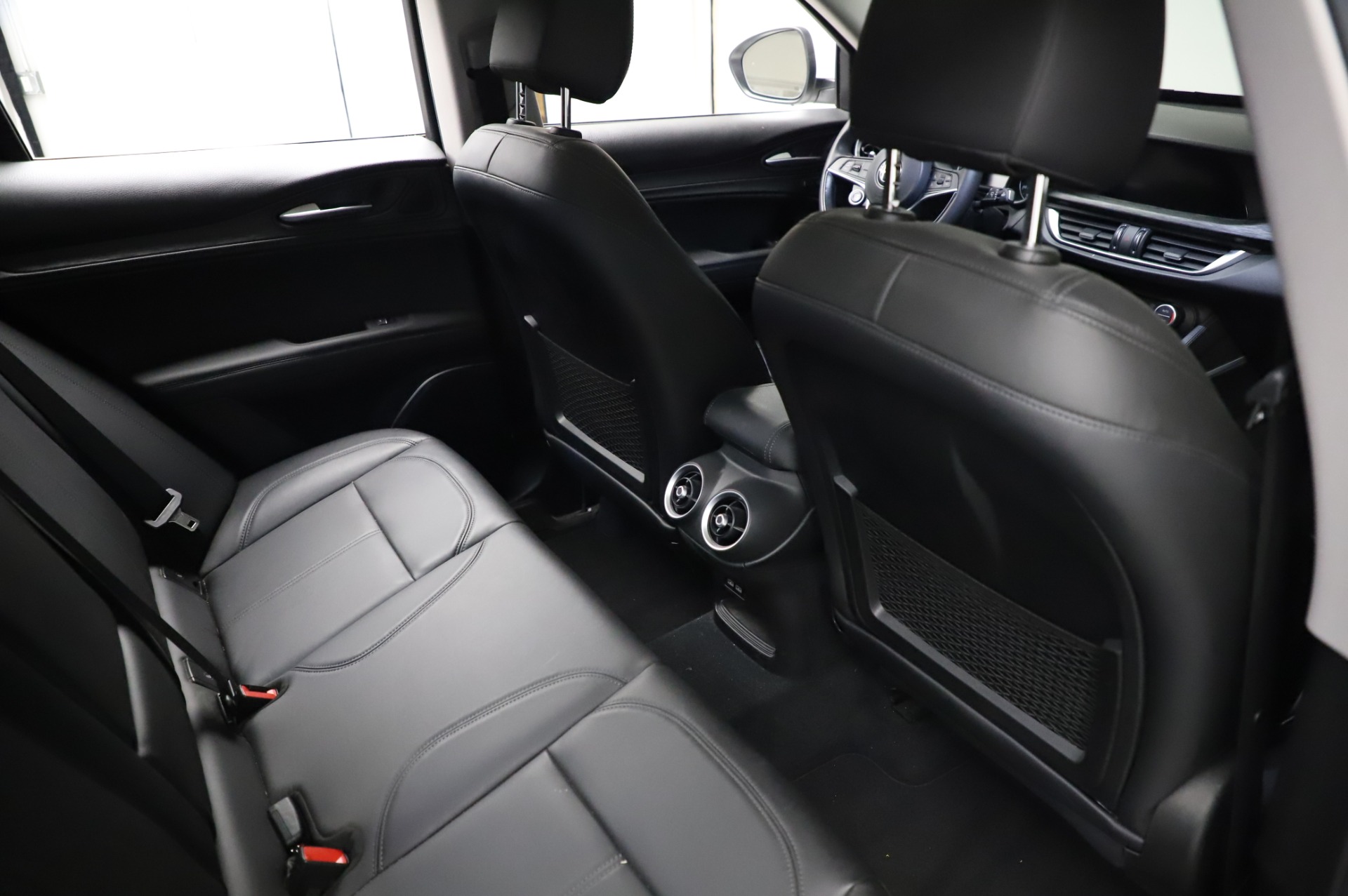 Used-2018-Alfa-Romeo-Stelvio-Q4