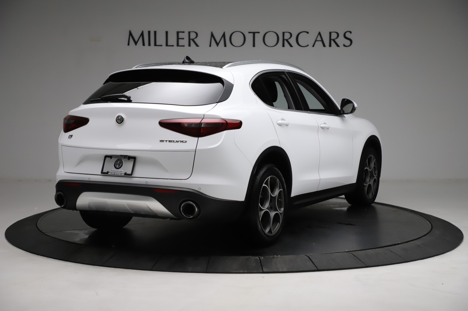 Used-2018-Alfa-Romeo-Stelvio-Q4