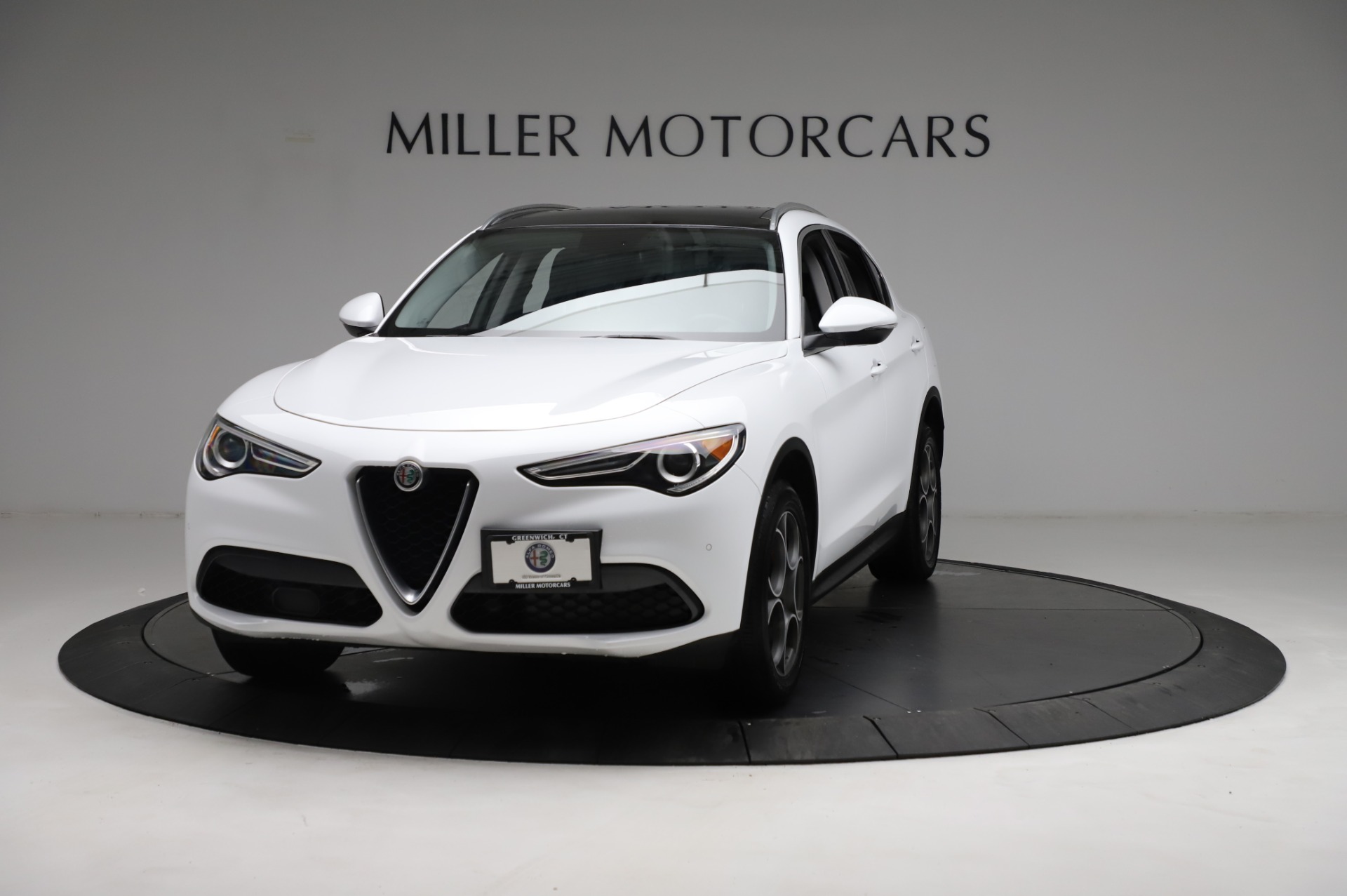 Used-2018-Alfa-Romeo-Stelvio-Q4