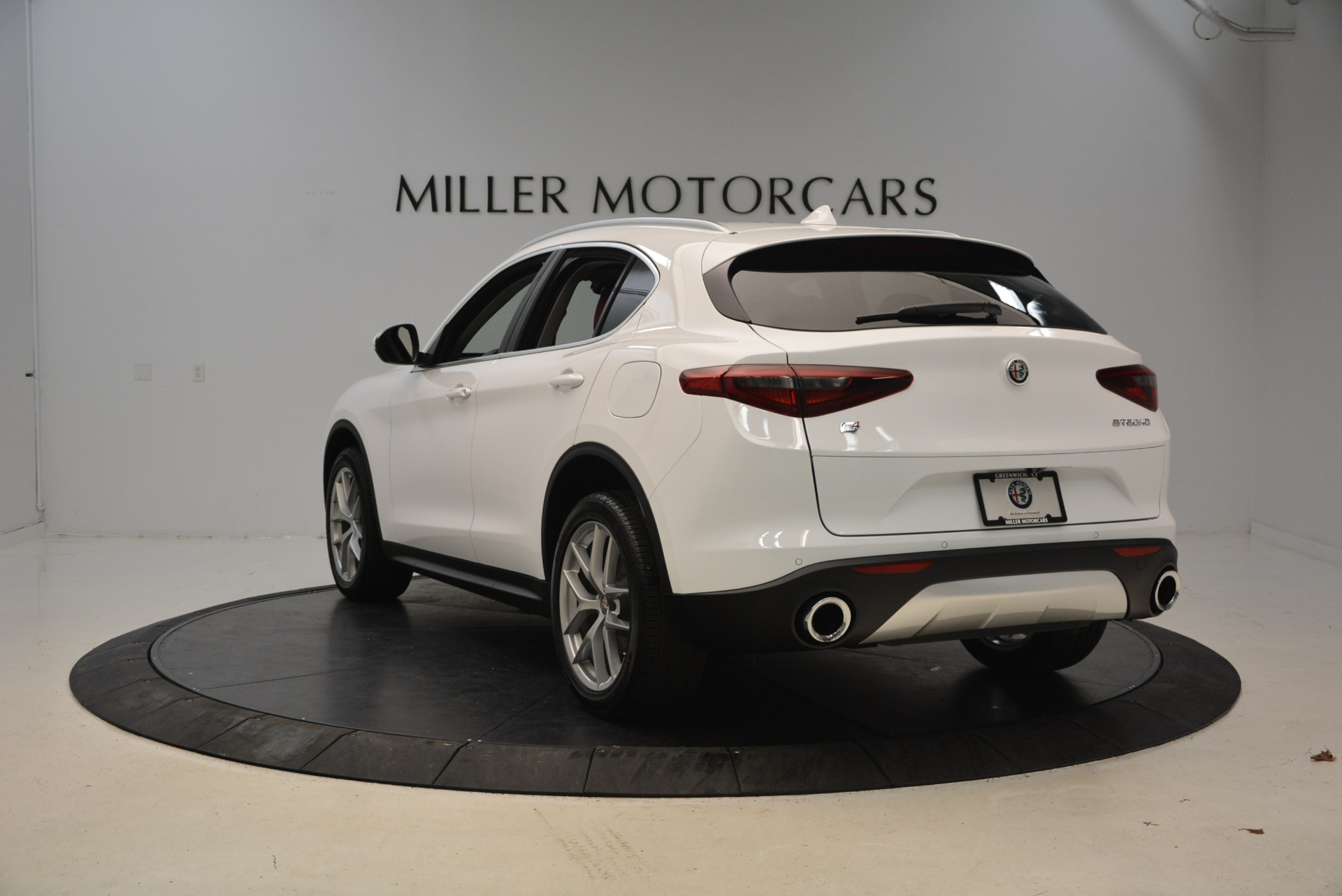 New-2018-Alfa-Romeo-Stelvio-Q4