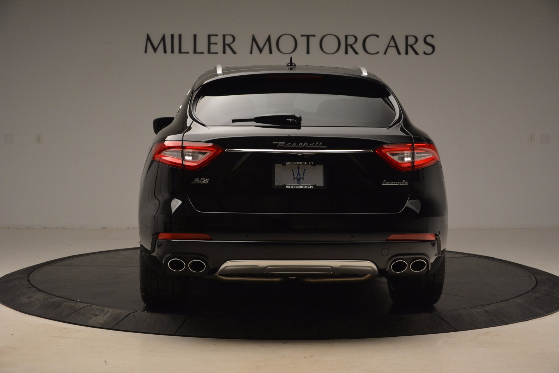 New-2018-Maserati-Levante-S-Q4-GranLusso