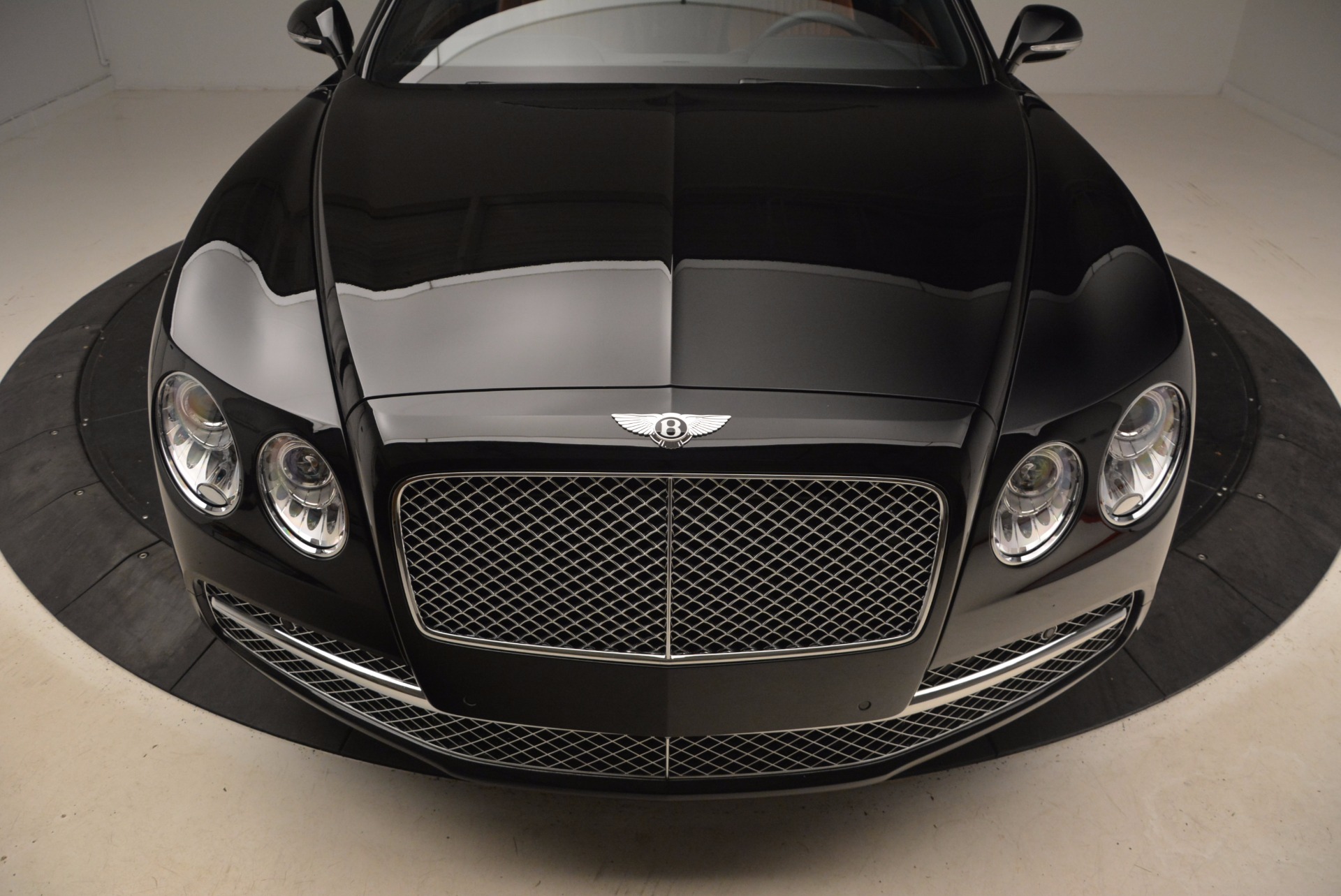 New-2017-Bentley-Flying-Spur-W12