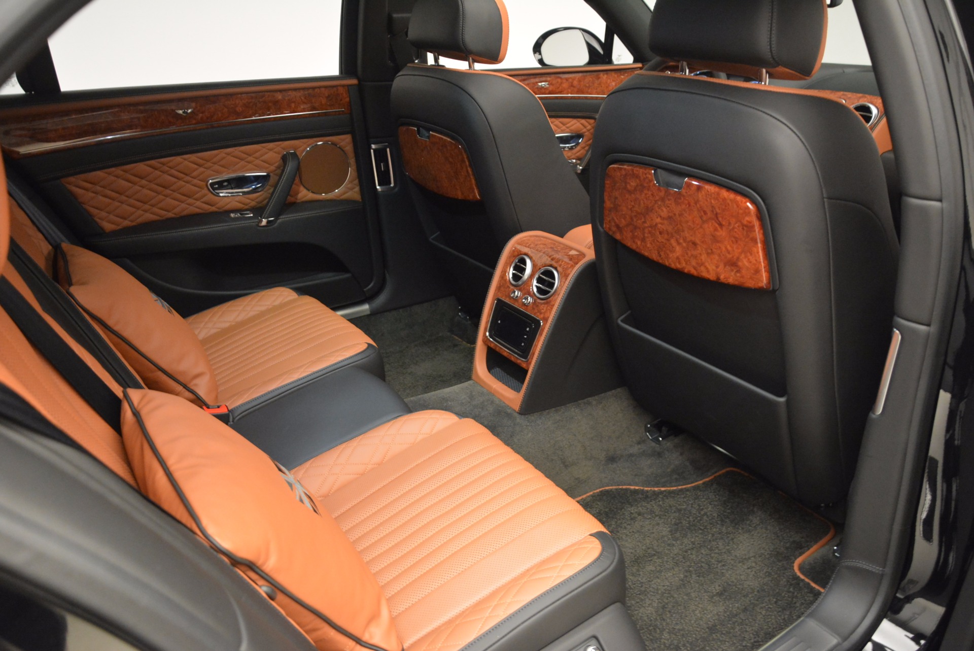 New-2017-Bentley-Flying-Spur-W12