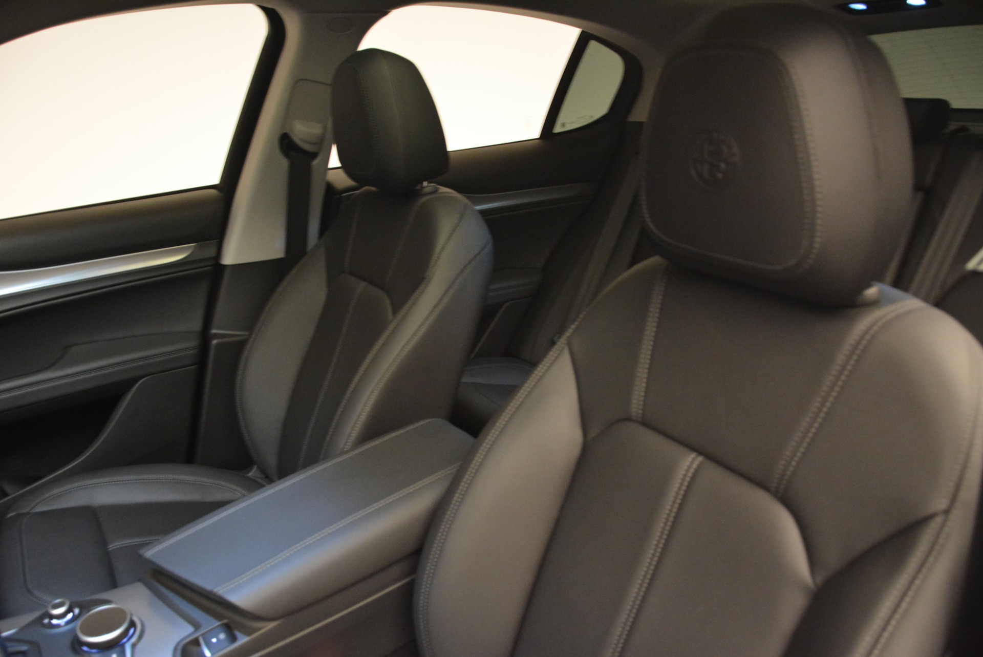 New-2018-Alfa-Romeo-Stelvio-Sport-Q4