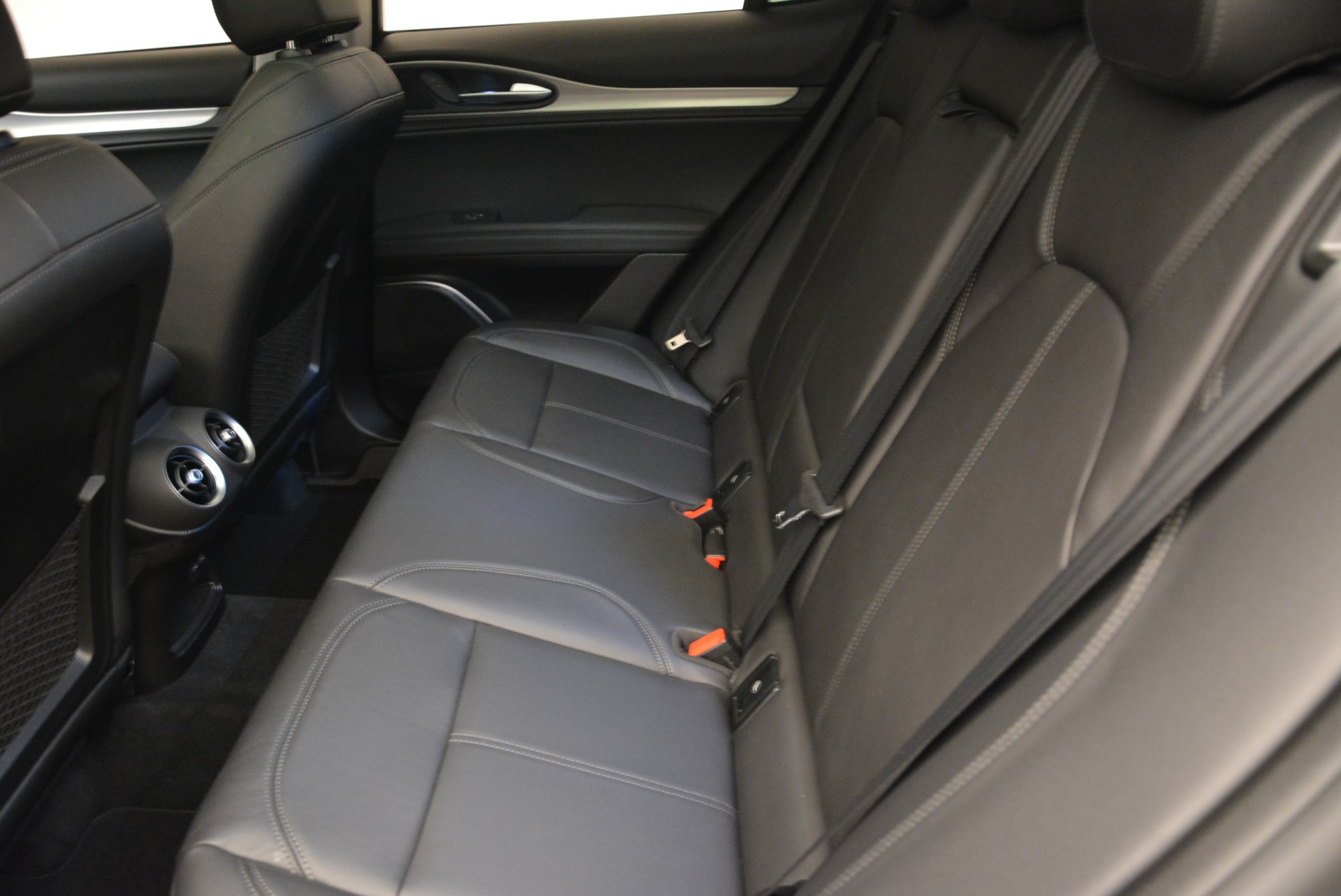 New-2018-Alfa-Romeo-Stelvio-Sport-Q4