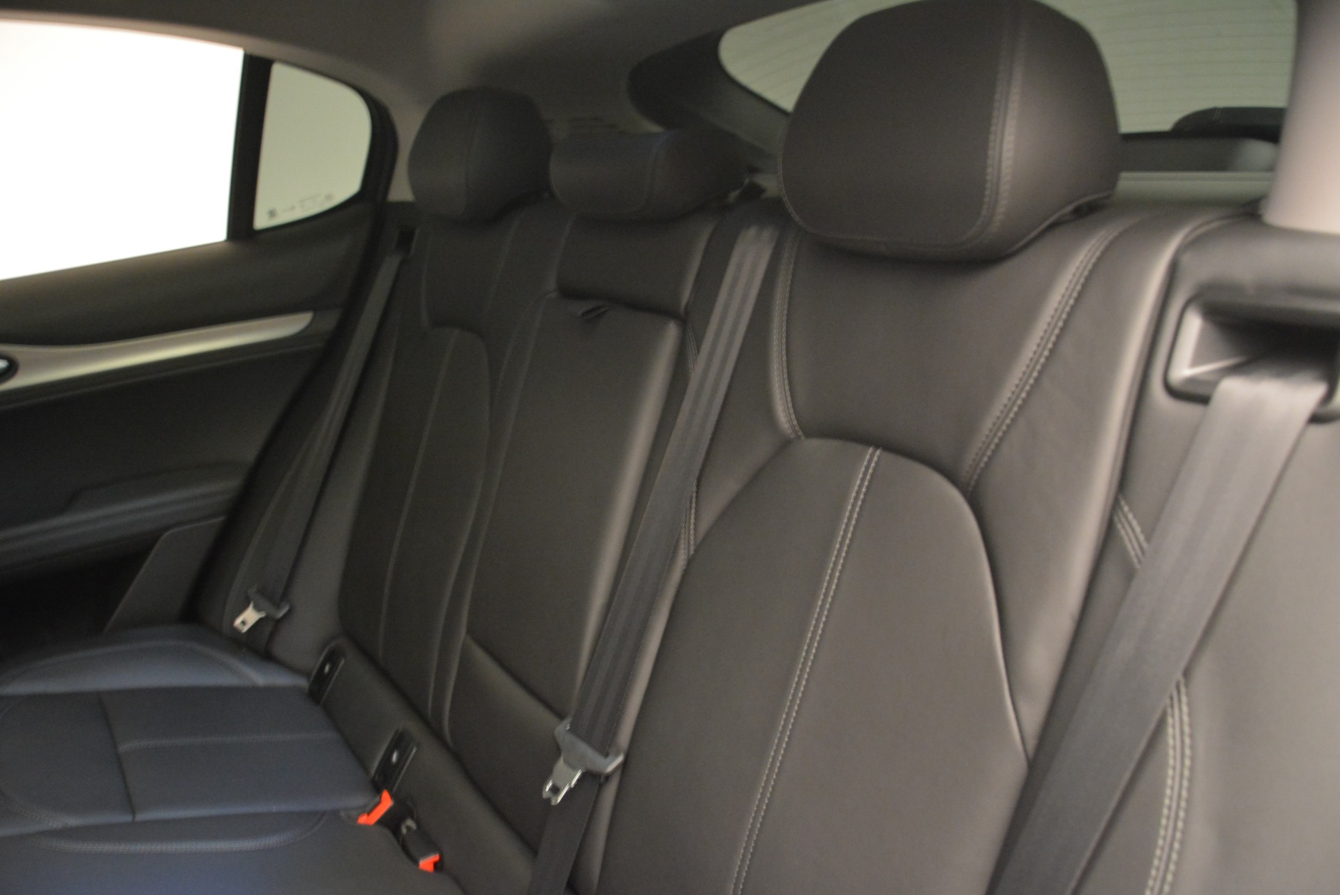 New-2018-Alfa-Romeo-Stelvio-Sport-Q4