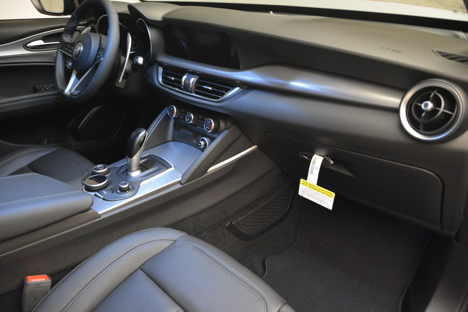 New-2018-Alfa-Romeo-Stelvio-Sport-Q4