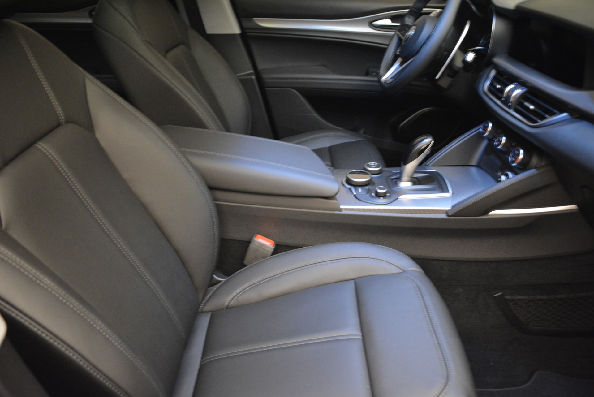 New-2018-Alfa-Romeo-Stelvio-Sport-Q4