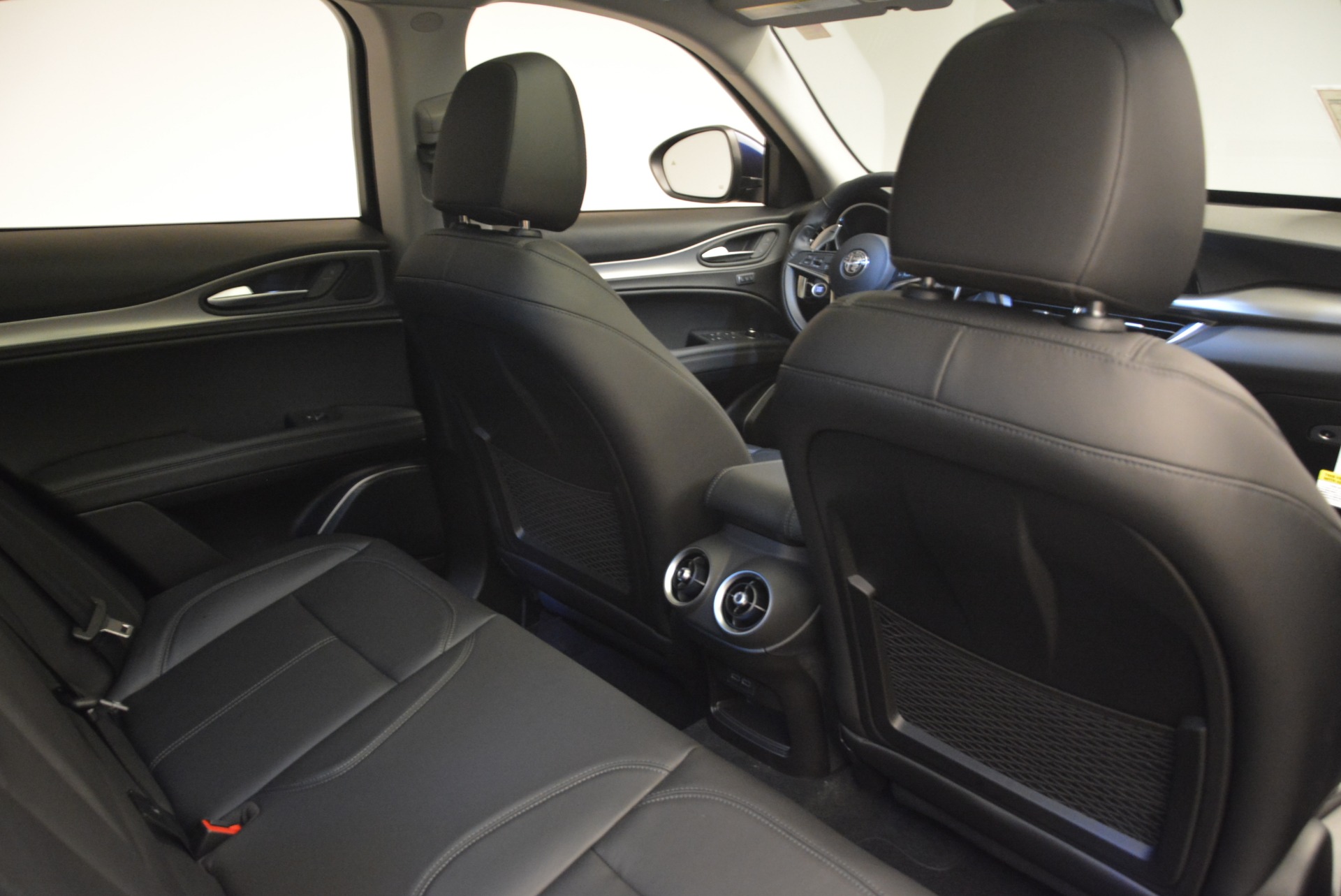 New-2018-Alfa-Romeo-Stelvio-Sport-Q4