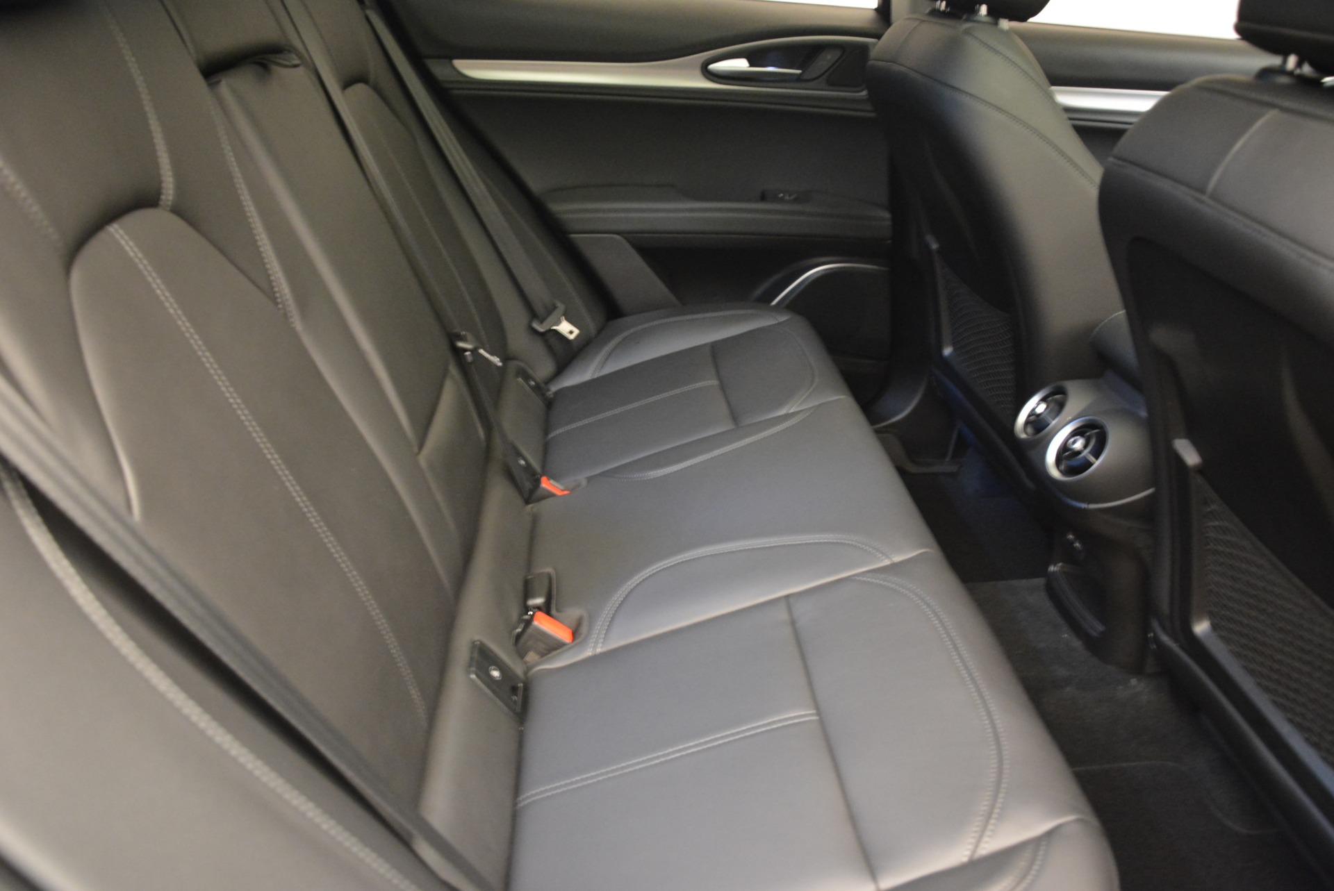 New-2018-Alfa-Romeo-Stelvio-Sport-Q4