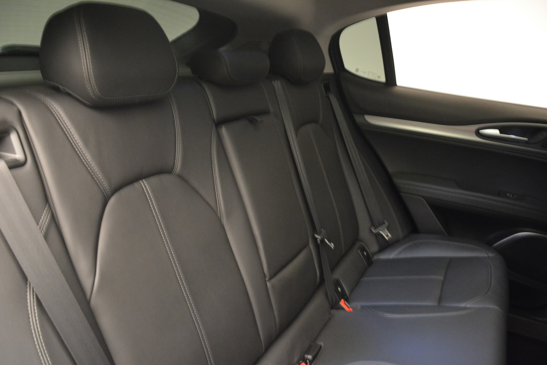 New-2018-Alfa-Romeo-Stelvio-Sport-Q4