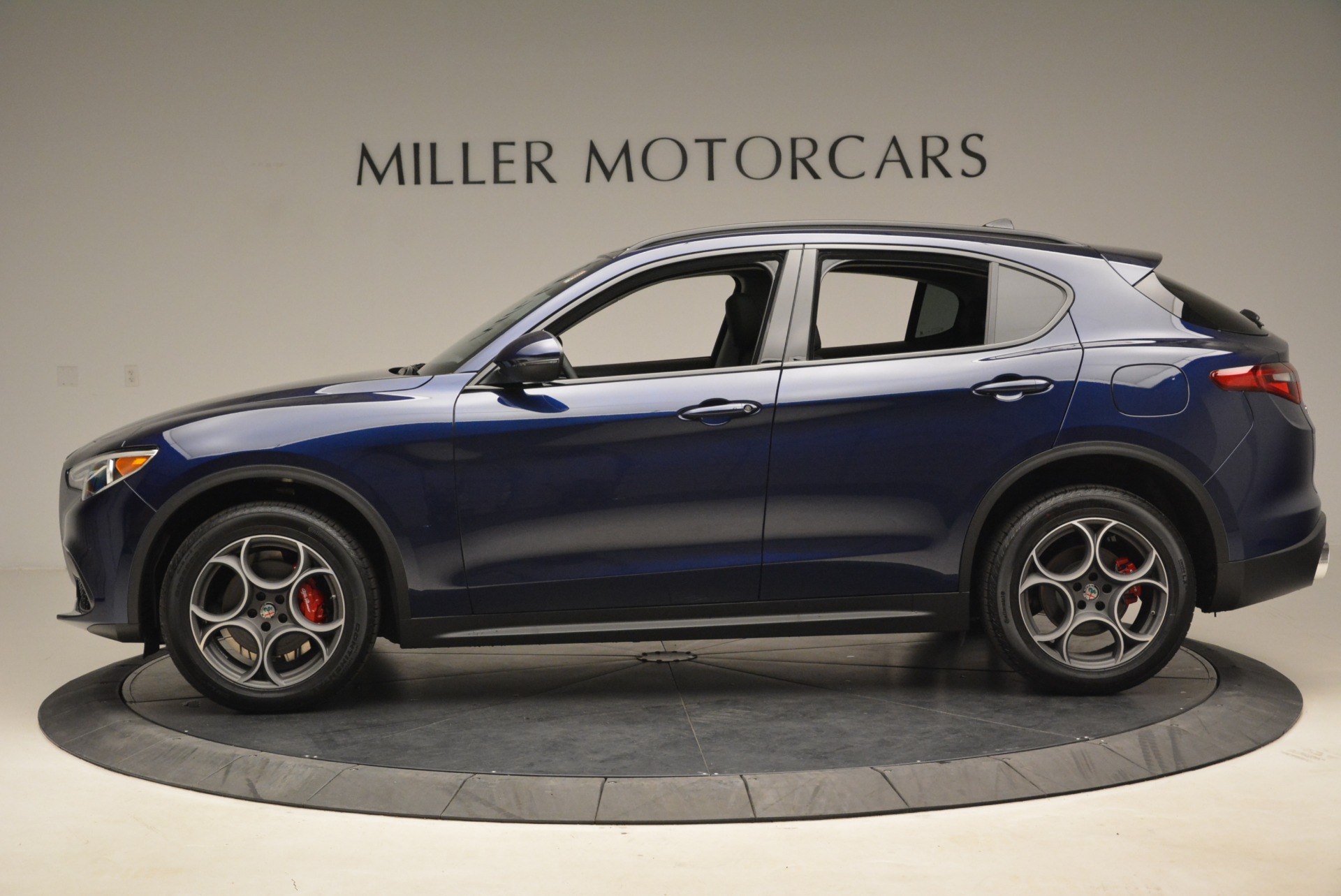 New-2018-Alfa-Romeo-Stelvio-Sport-Q4