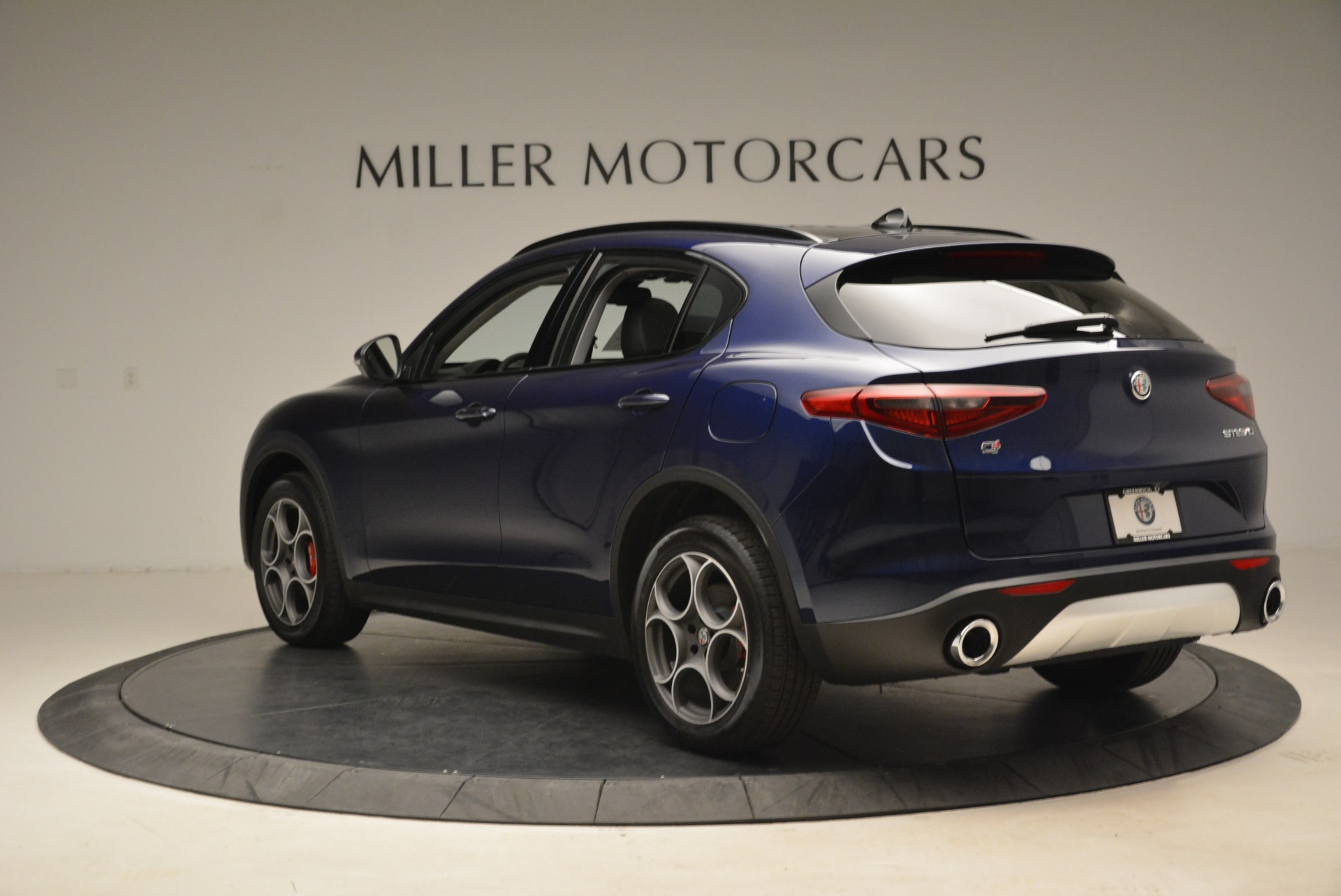 New-2018-Alfa-Romeo-Stelvio-Sport-Q4